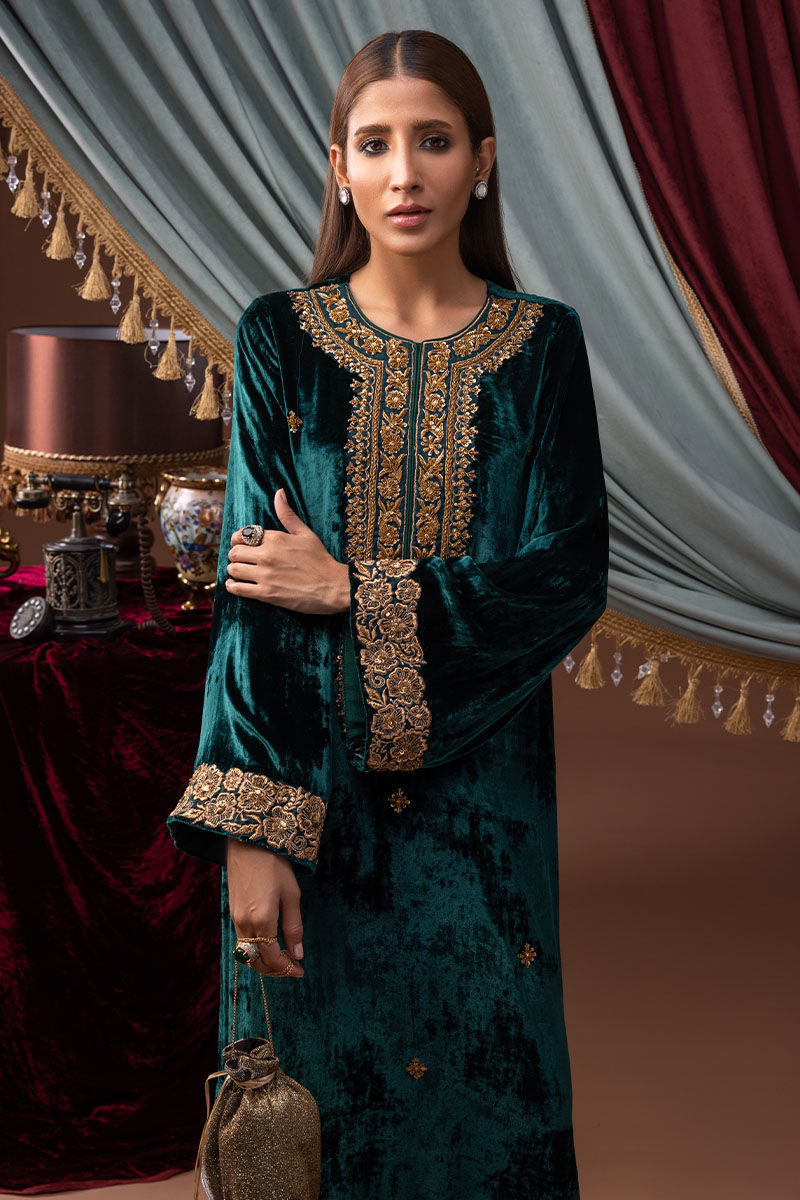 Ansab Jahangir | Bow Velvet Edit | FELICIA
