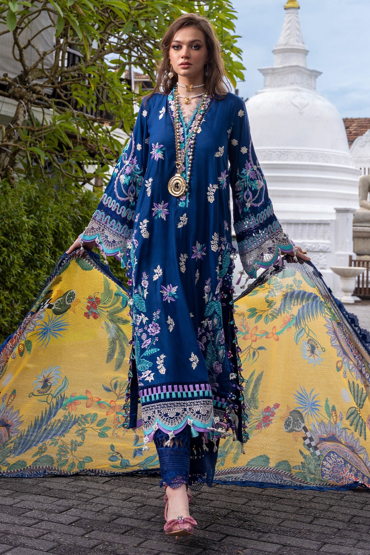Annus Abrar | Neroli Luxury Lawn | Riba