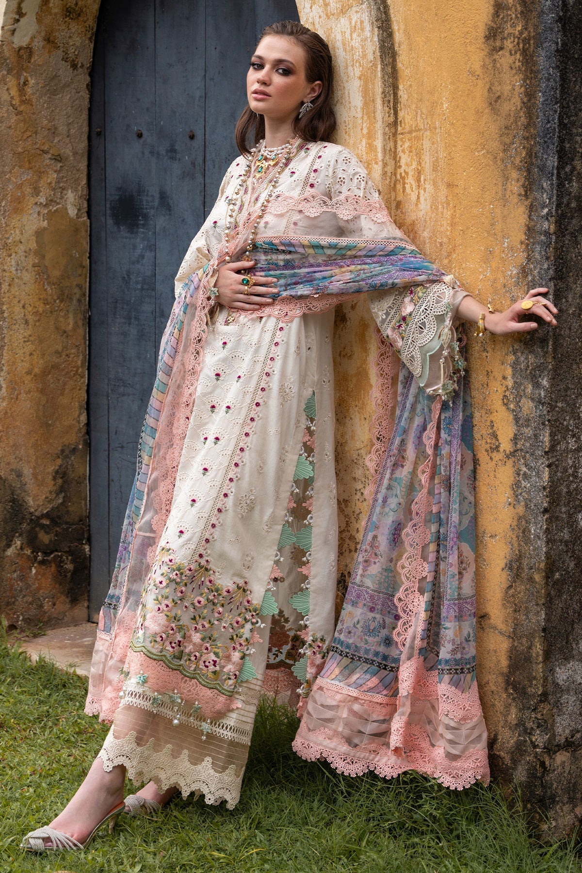 Annus Abrar | Neroli Luxury Lawn | Amal
