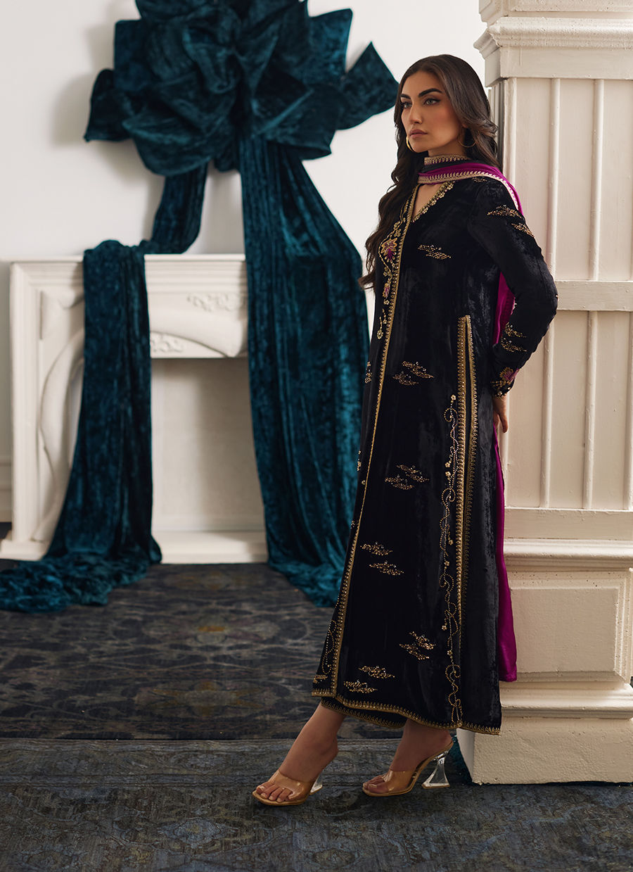 Farah Talib Aziz | Velvets The After Party | ANEMOS SHIRT AND DUPATTA