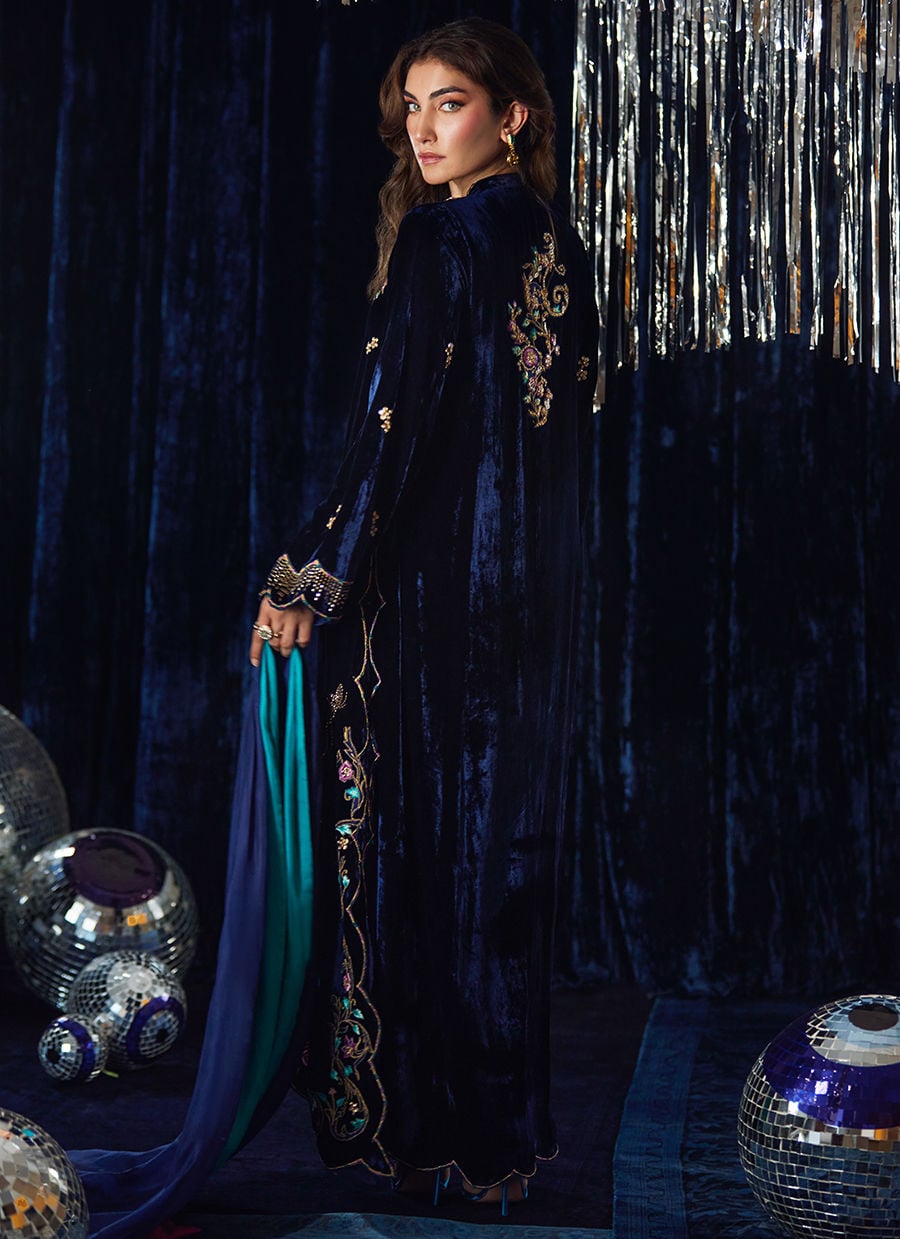 Farah Talib Aziz | Velvet Fete 4 | Valeh Navy Shirt And Dupatta
