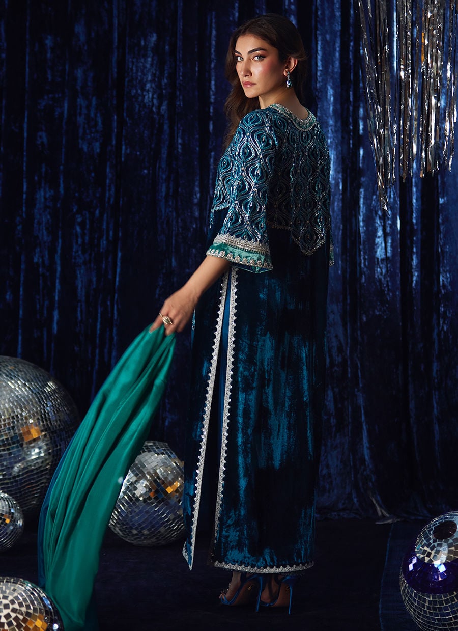 Farah Talib Aziz | Velvet Fete 4 | Teen Teal Shirt And Dupatta