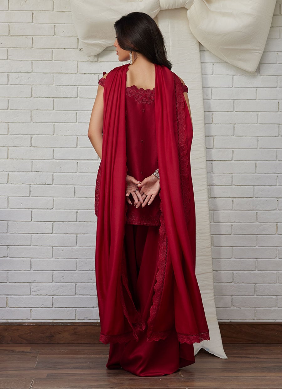 Farah Talib Aziz | Tara Luxe Eid 26 | Vrai