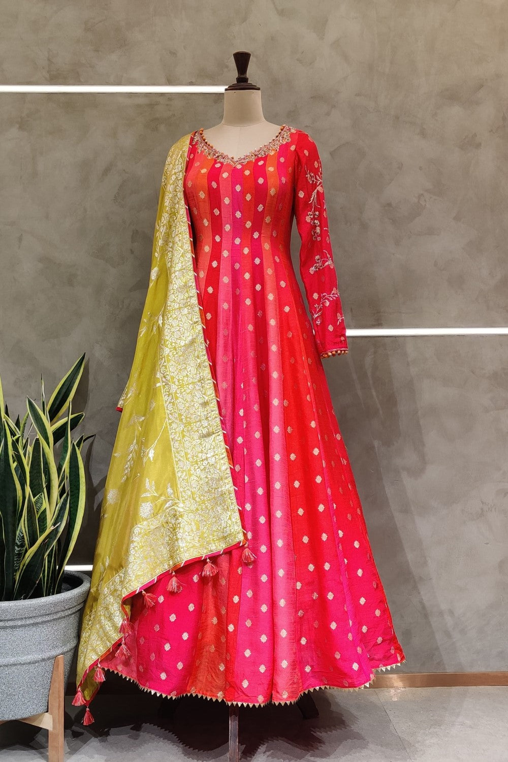 Mesmerising Pink anarkali suit