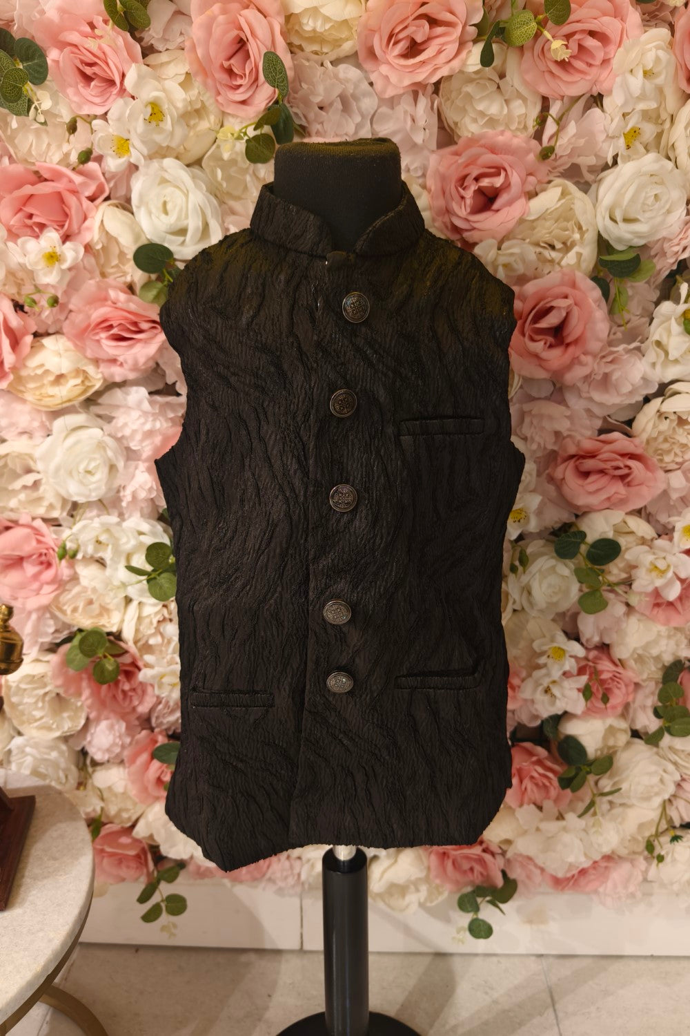 Elegant in Black – Sophisticated Kidswear for Your Little Gentleman Secondary image