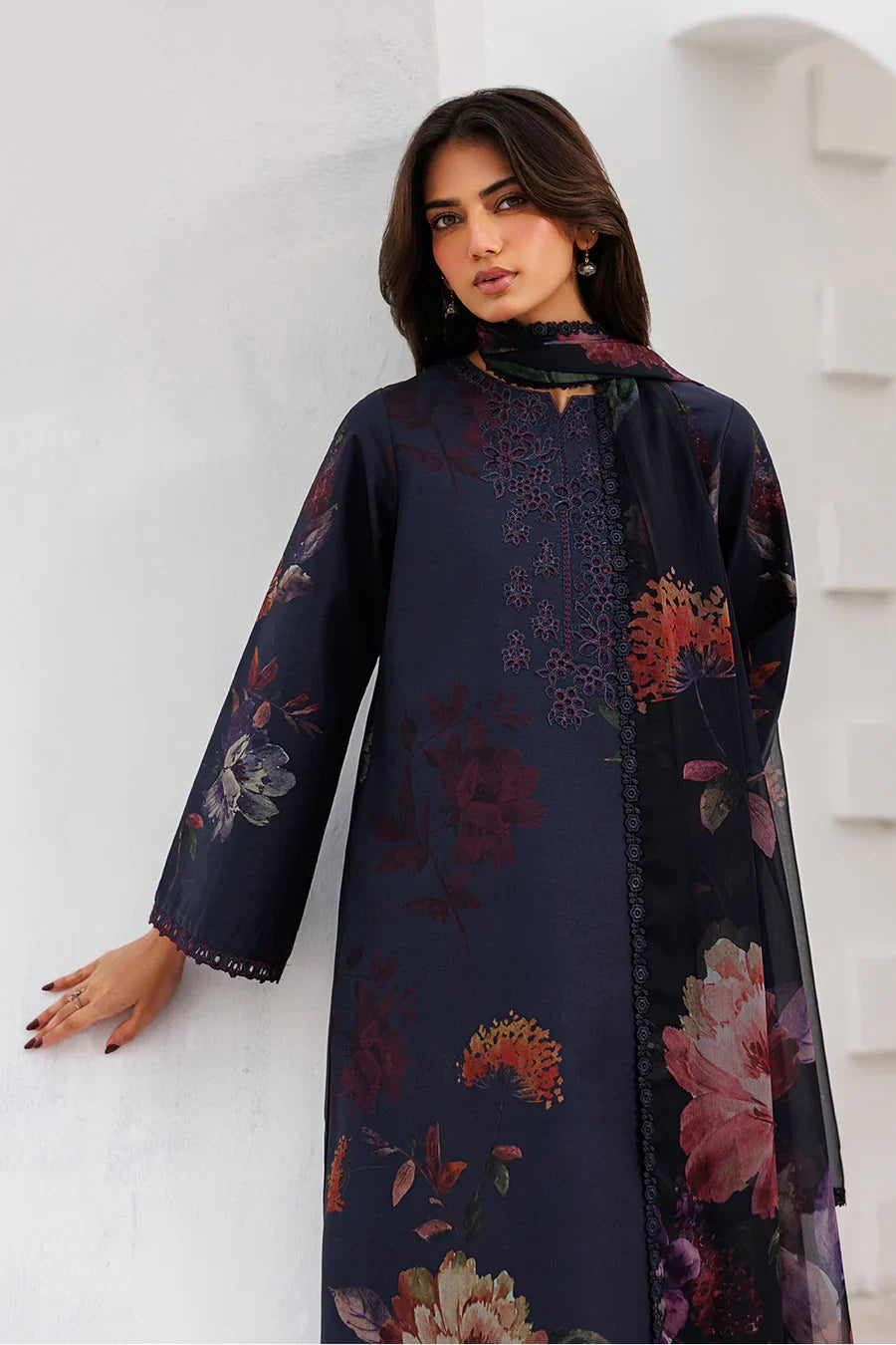Iznik | Printed lawn vol II | UE-645 Printed Lawn