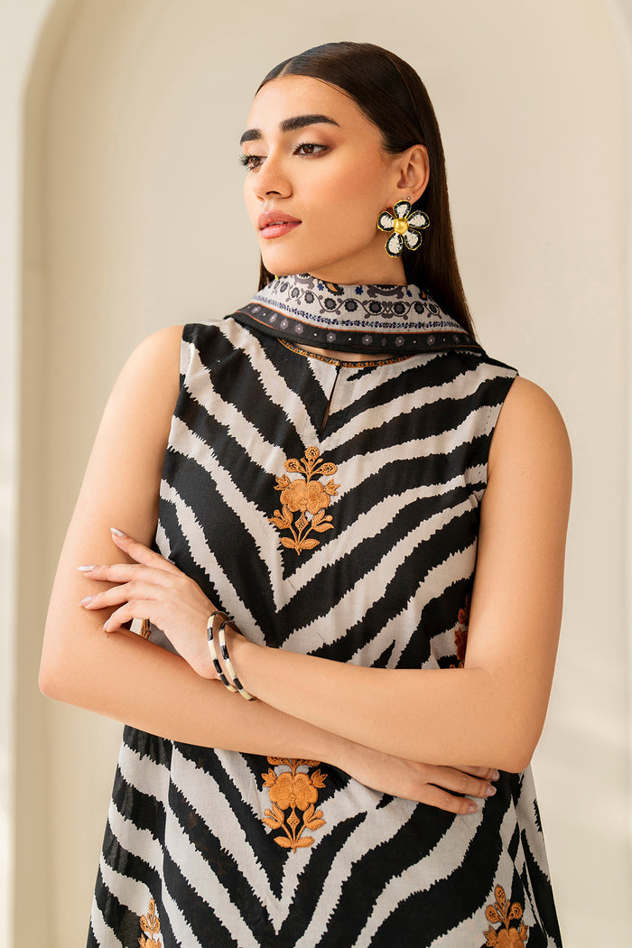 Baroque | Luxury Pret Summer | UF-4206