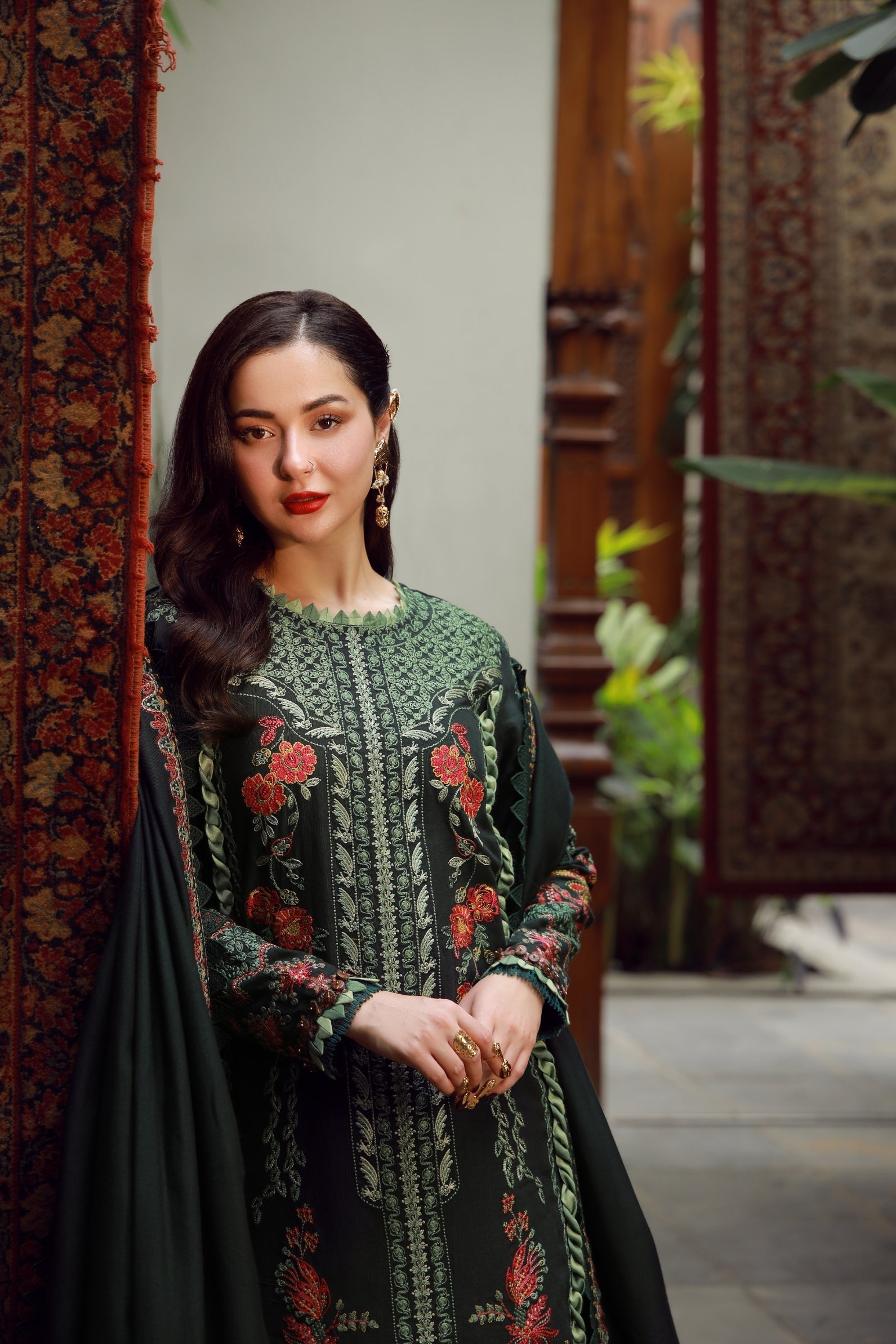 Maryam Hussain | Winter Shawl 25 | Almas