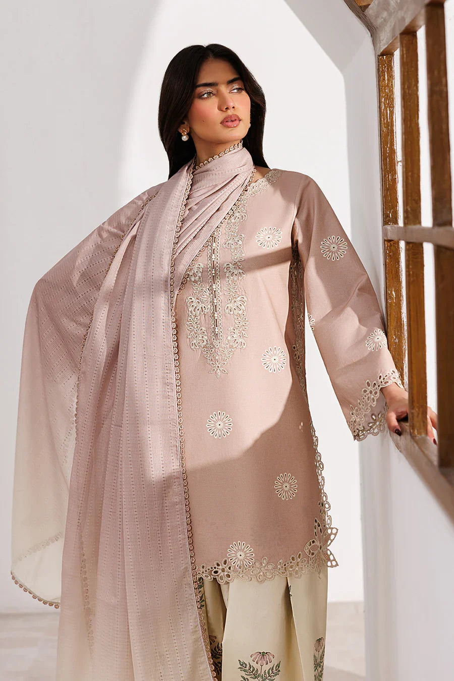 Iznik | Printed lawn vol II | UE-640 Printed Lawn