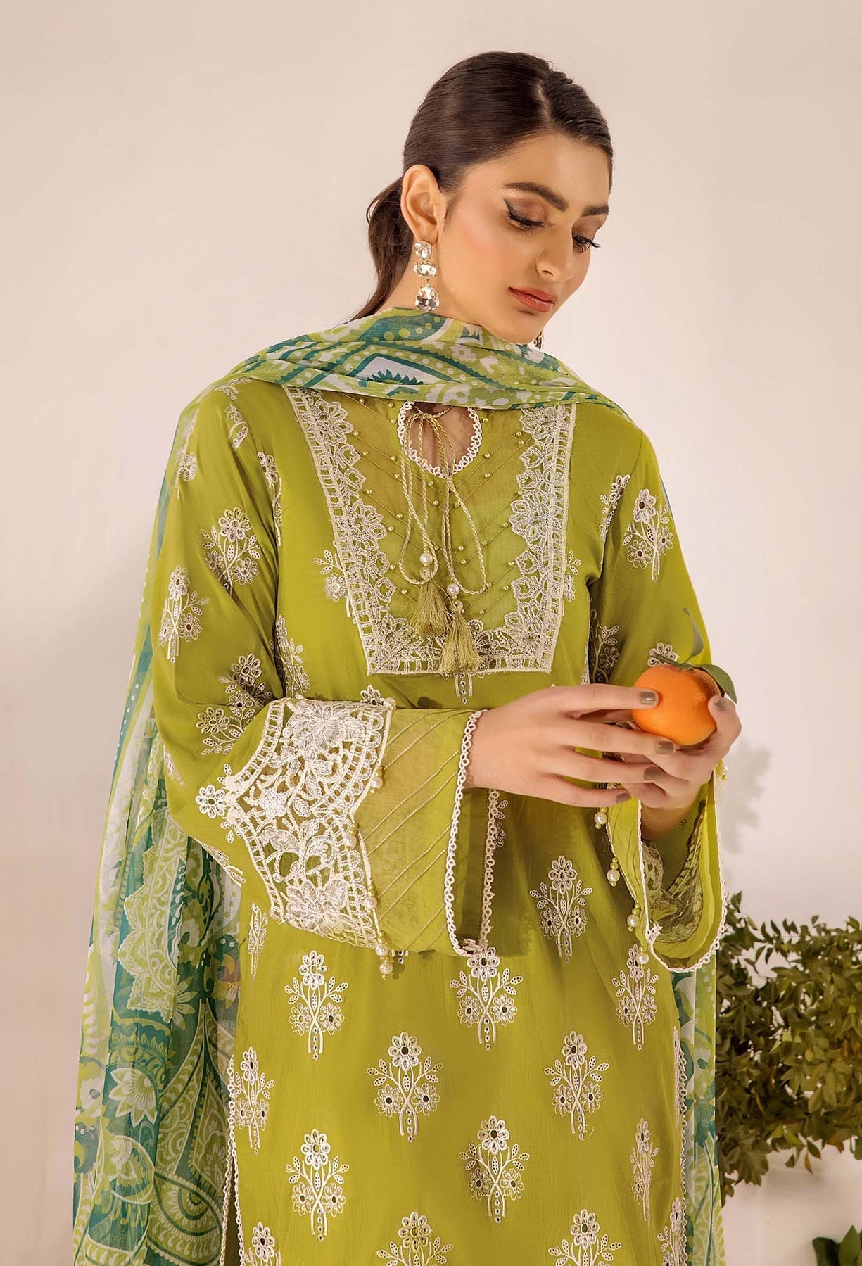 Adans Libas | Inara 25 | CHIKANKARI 4776