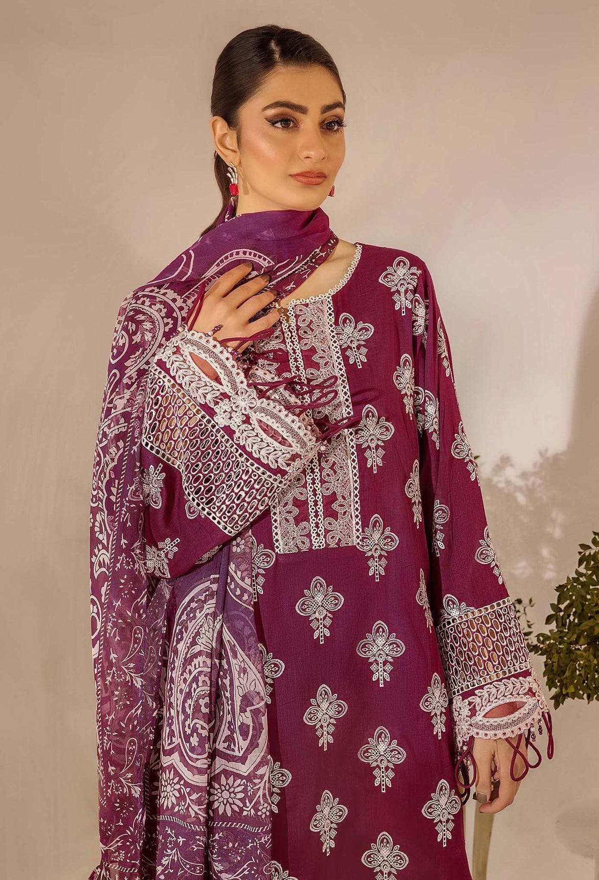Adans Libas | Inara 25 | CHIKANKARI 4779