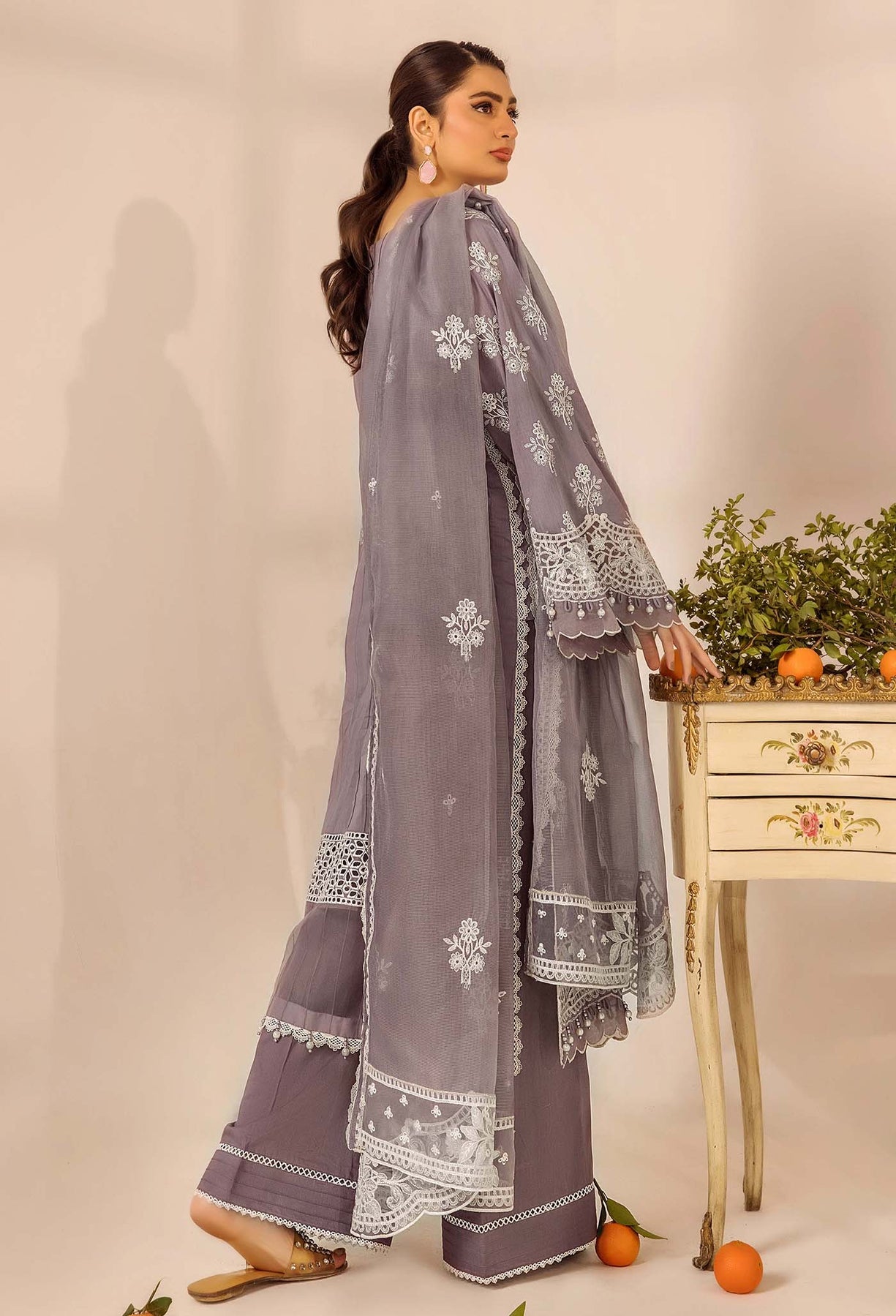 Adans Libas | Inara 25 | CHIKANKARI 4777