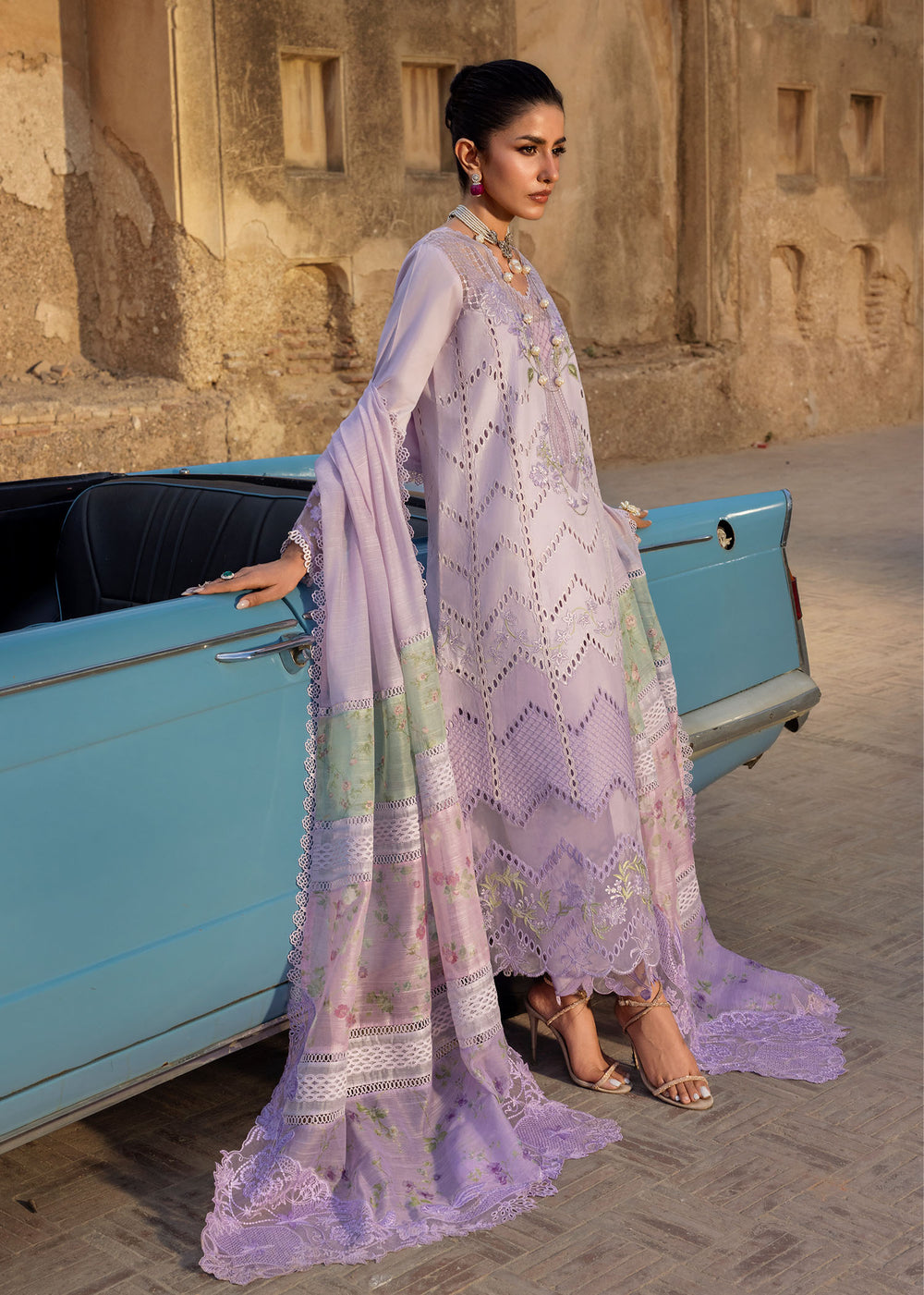 Saira Shakira | Bloom Lawn | AMBRE 1A