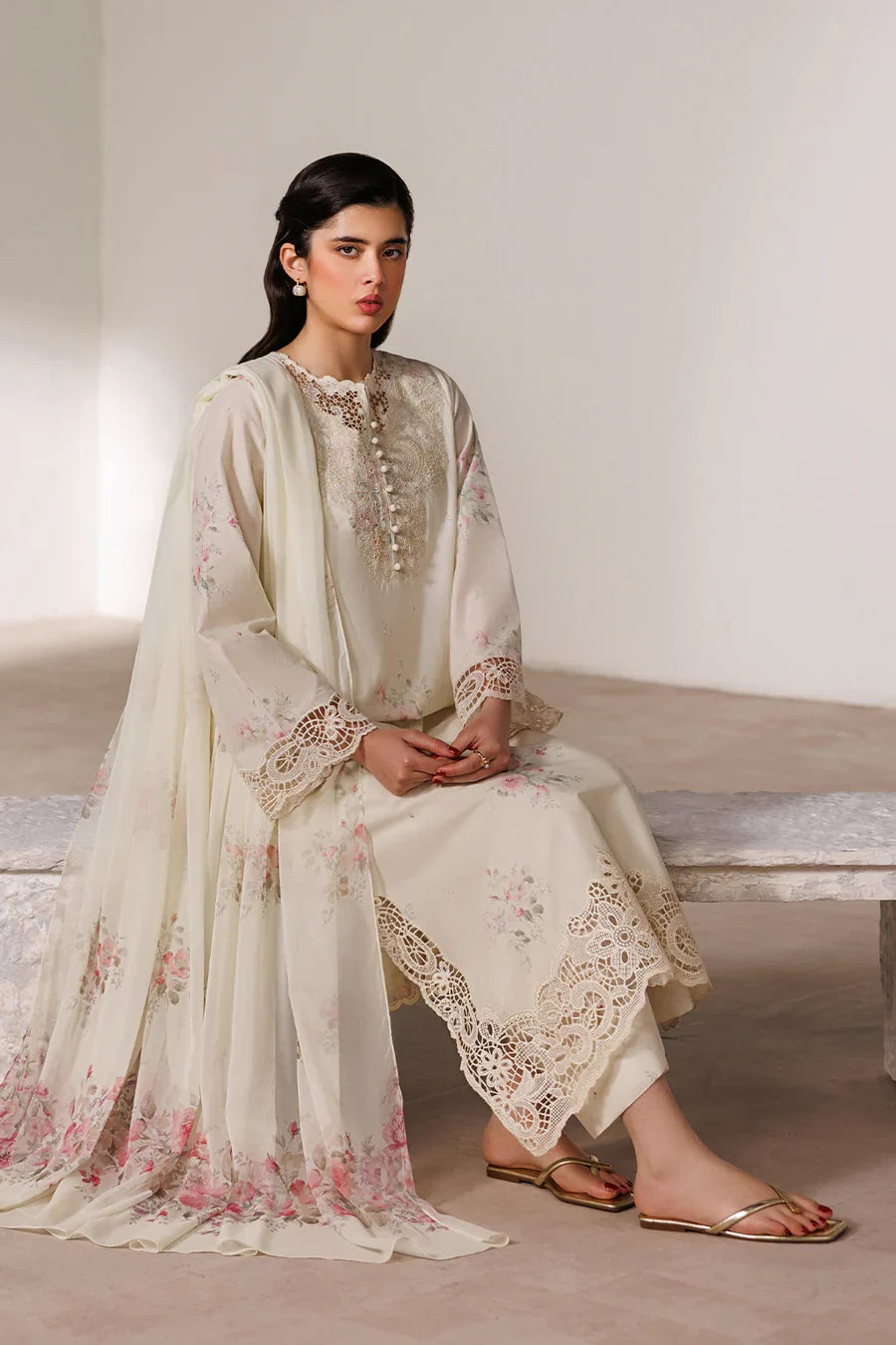 Iznik | Printed lawn vol II | UE-632 Printed Lawn