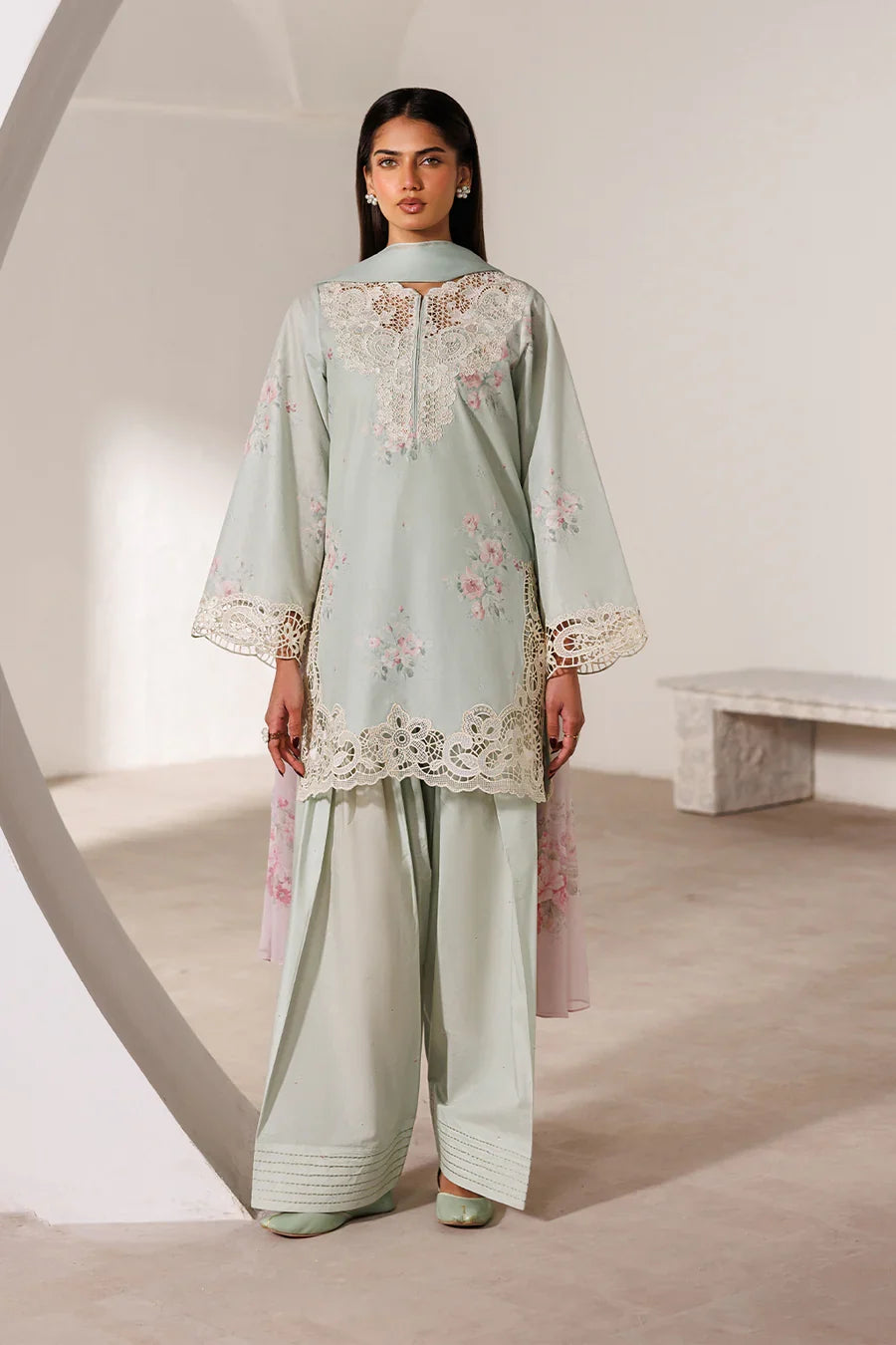 Iznik | Printed lawn vol II | UE-633 Printed Lawn