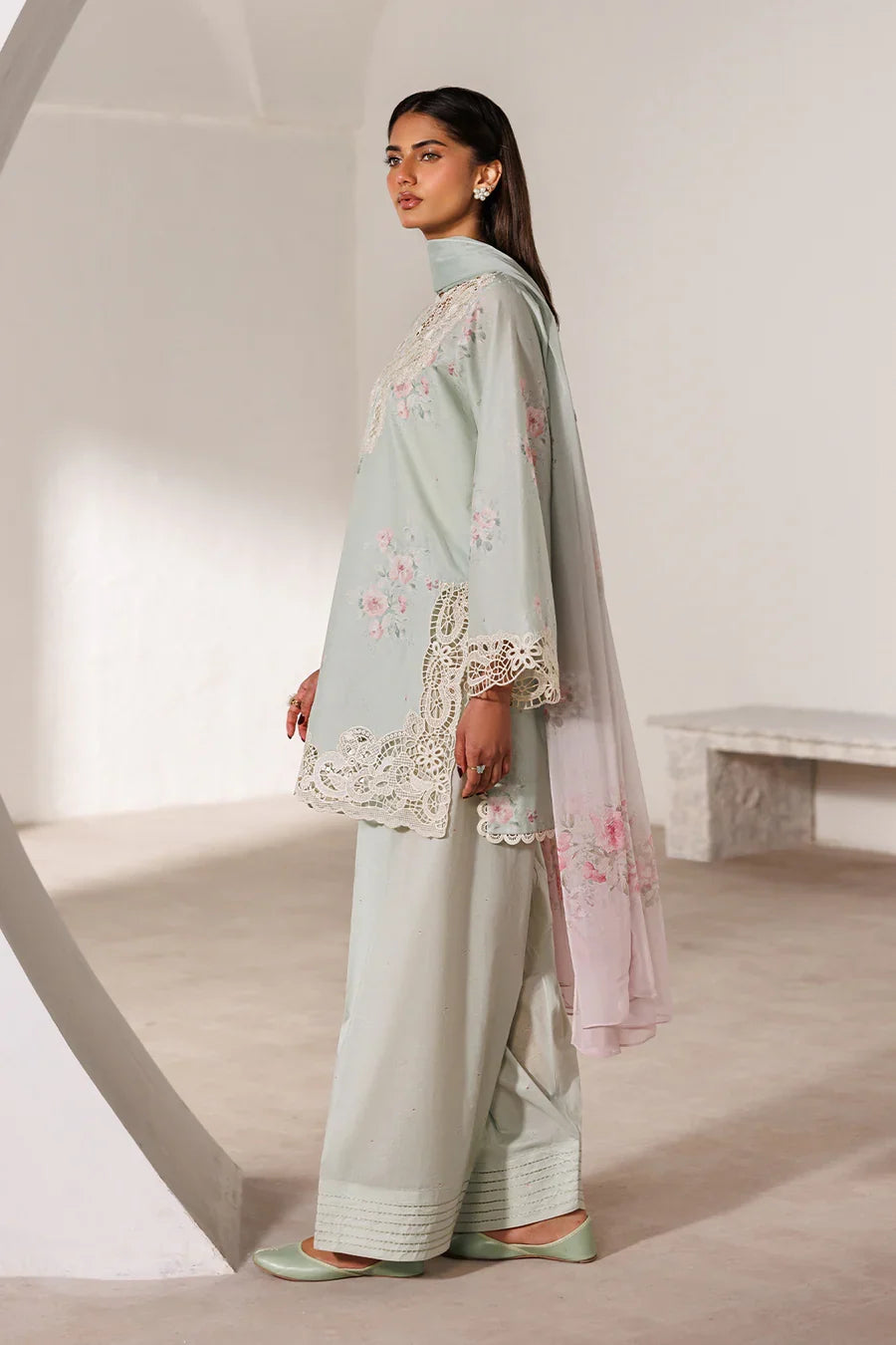Iznik | Printed lawn vol II | UE-633 Printed Lawn