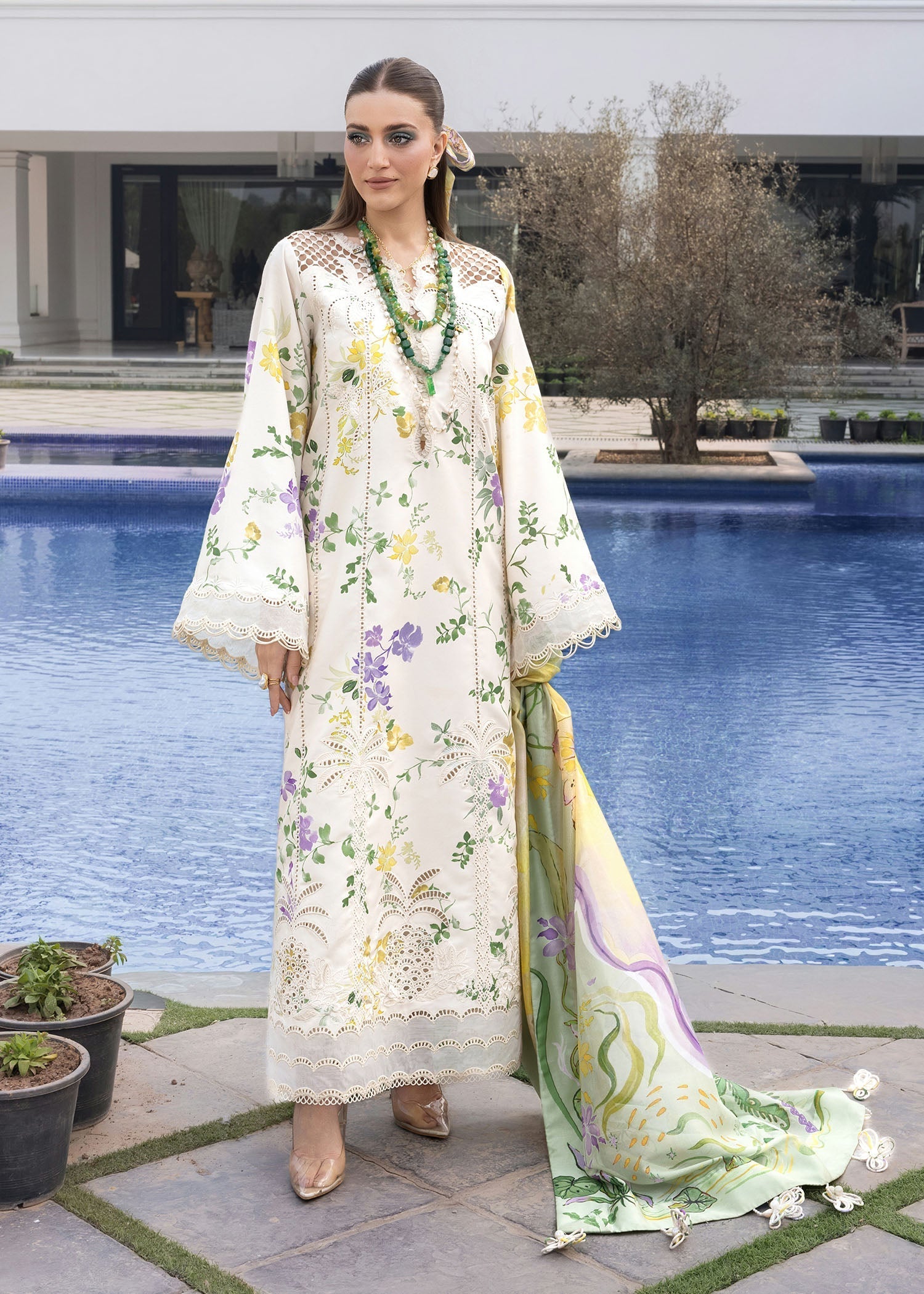 Crimson | flow lawn 26 | TROPIC TEASE - D4A