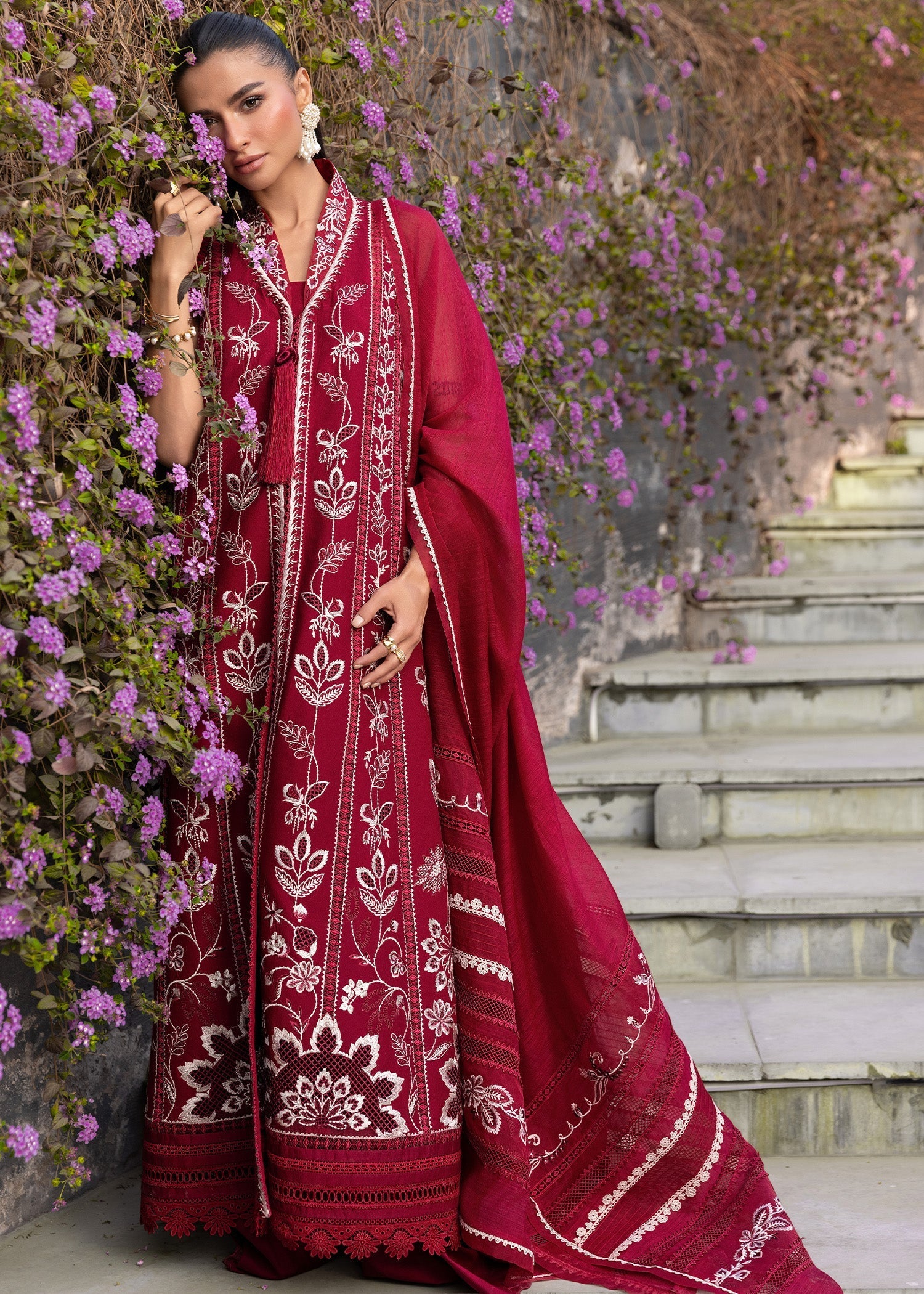 Crimson | flow lawn 26 | A HANDMADE TALE-D5A