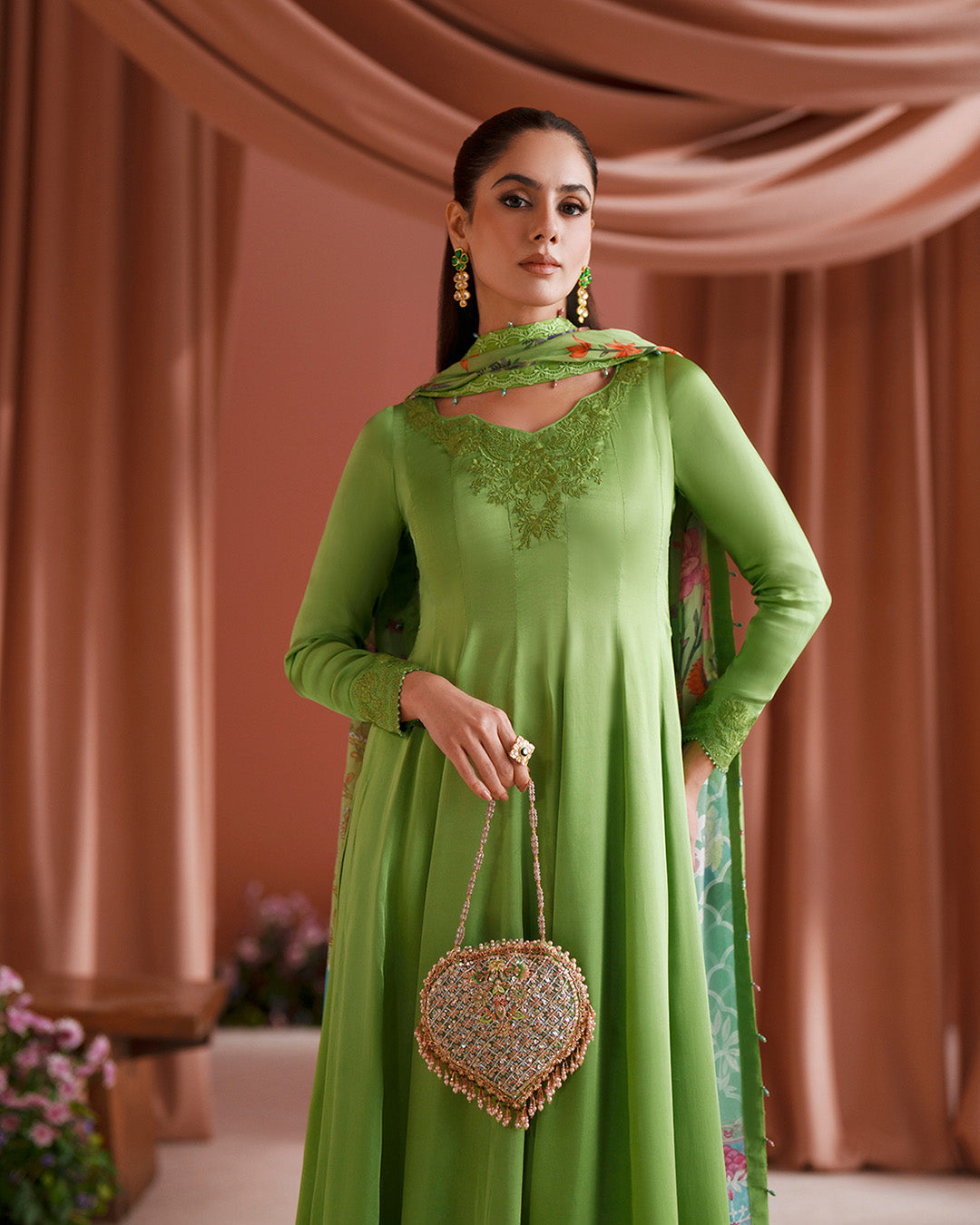 Faiza Saqlain | Roim Pret | Gomana