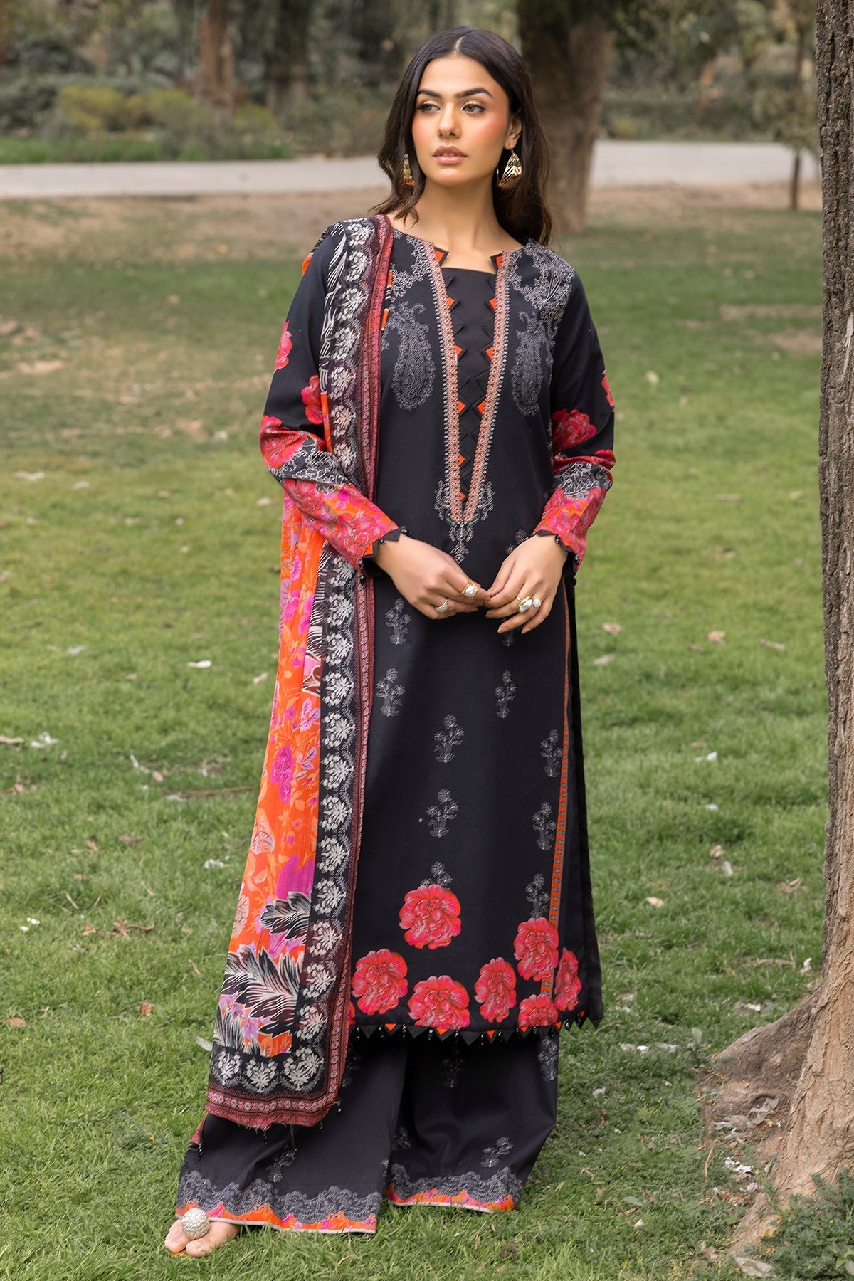 Charizma | C prints Lawn | CP5-18