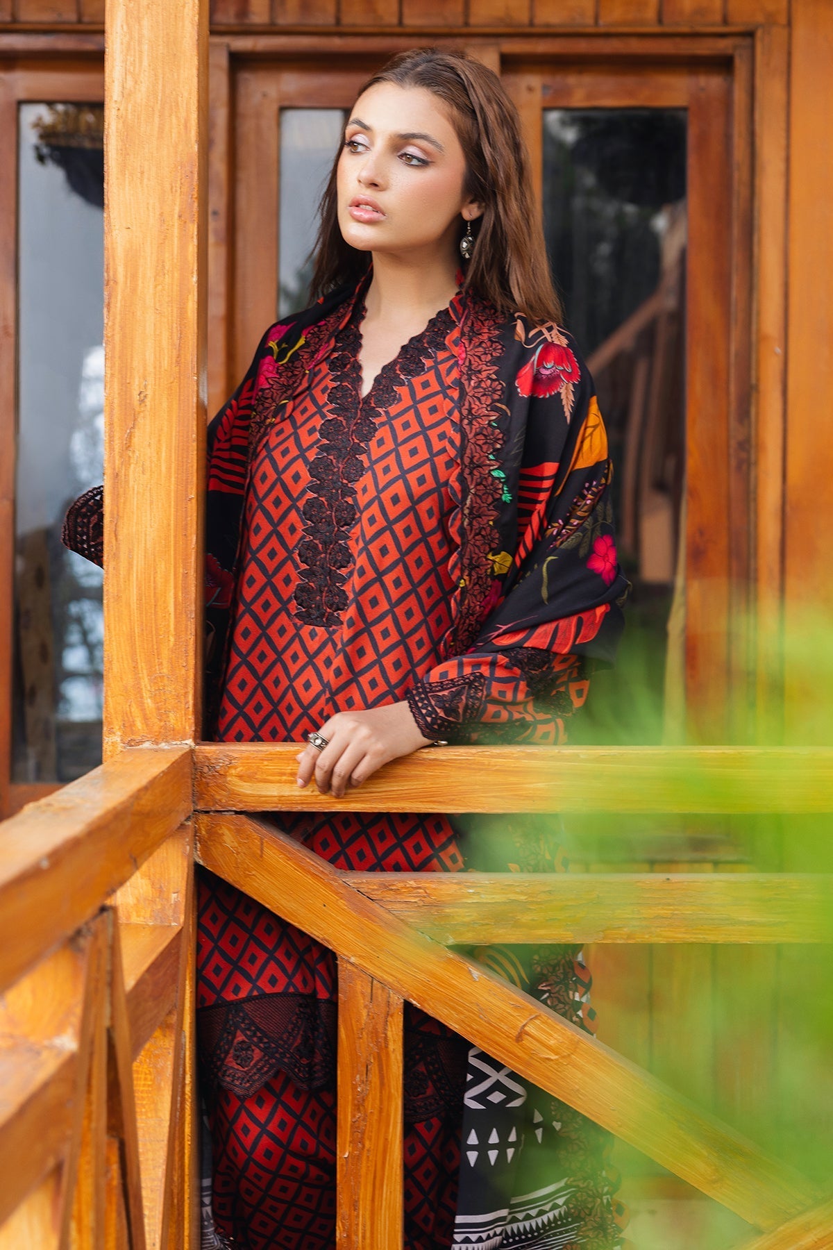 Charizma | Aniiq Embroidered Collection | STAPLE SHAWL ANW4-06