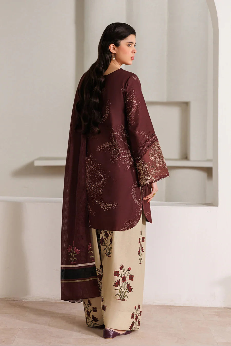 Iznik | Printed lawn vol II | UE-642 Printed Lawn
