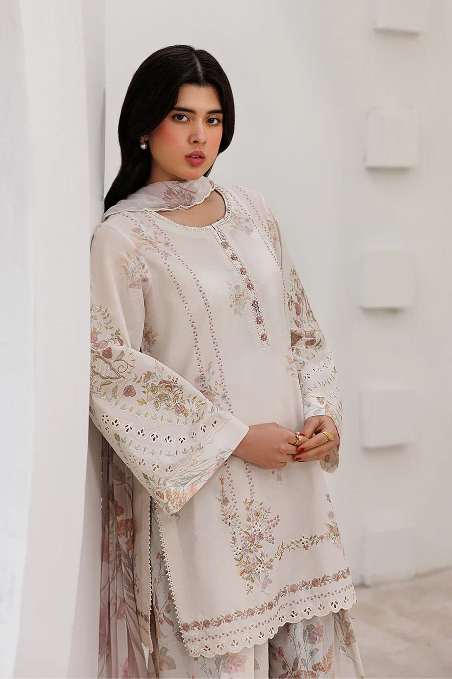 Iznik | Printed lawn vol II | UE-631 Printed Lawn