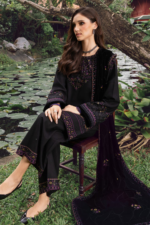 Naqshi | Nuri Khaddar Velvet Marina | Nisma