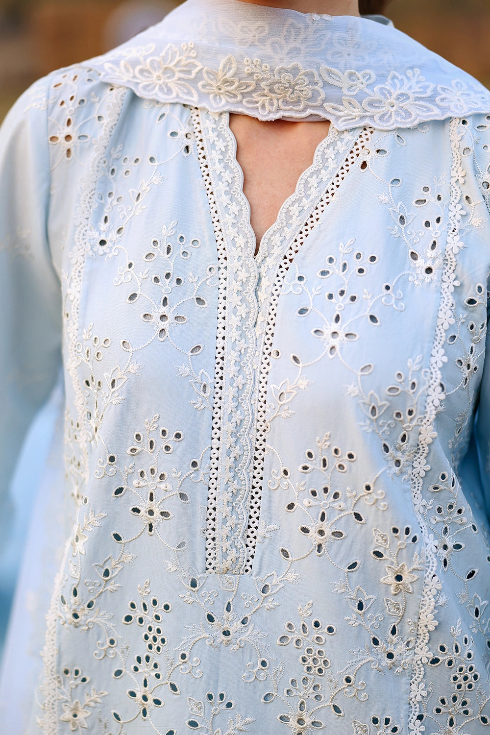 Azure | Luxury Lawn 26 | Day Dream