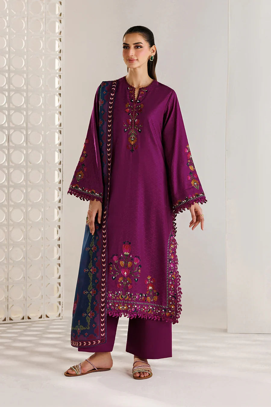 Iznik | The Lawn Edit | UE-680 Embroidered Lawn