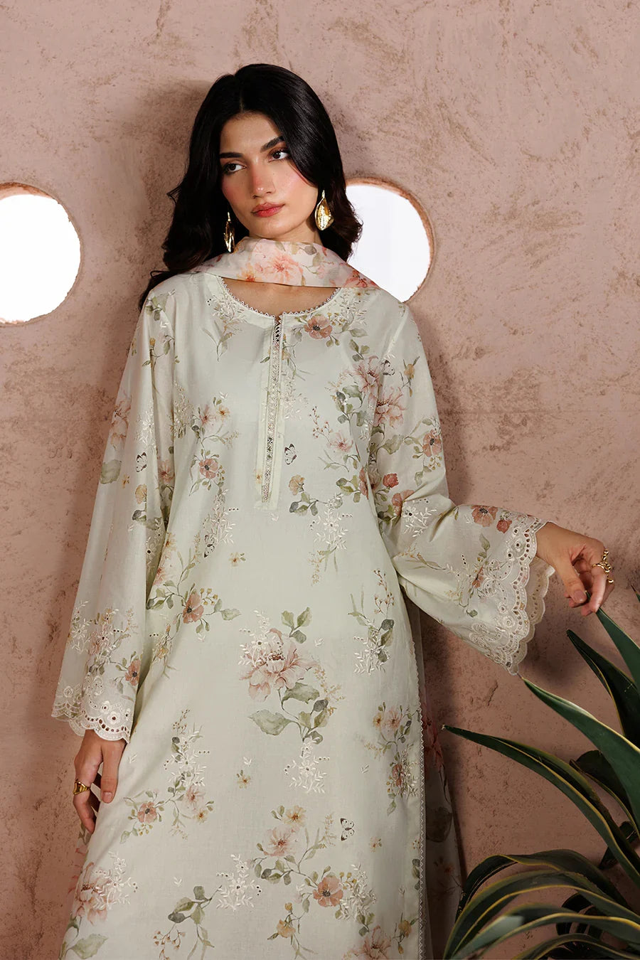 Iznik | Sunscape Lawn '26 | UE-708 Embroidered Lawn
