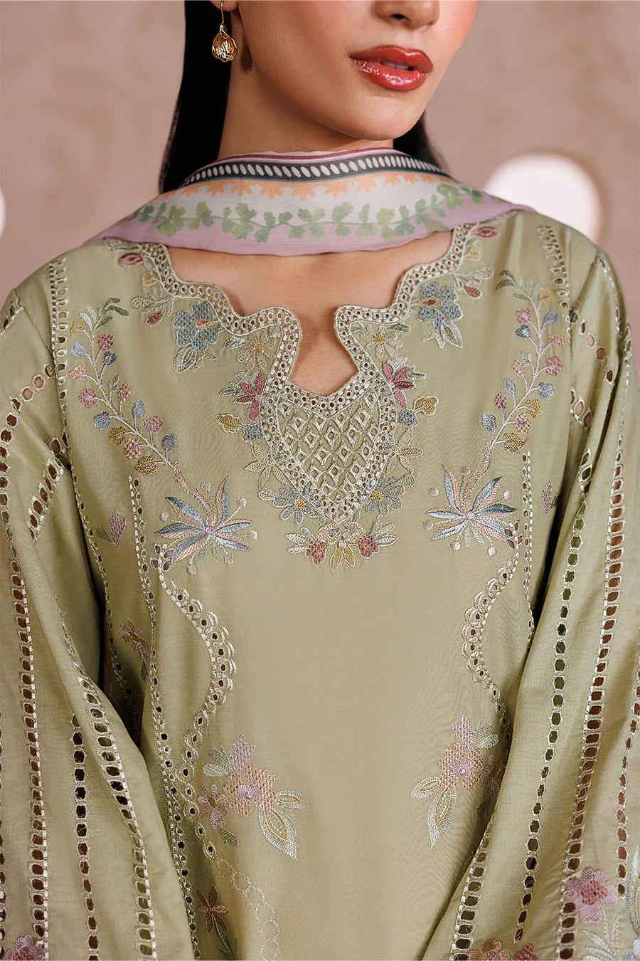 Iznik | Sunscape Lawn '26 | UE-698 Embroidered Lawn