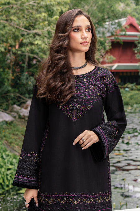 Naqshi | Nuri Khaddar Velvet Marina | Nisma