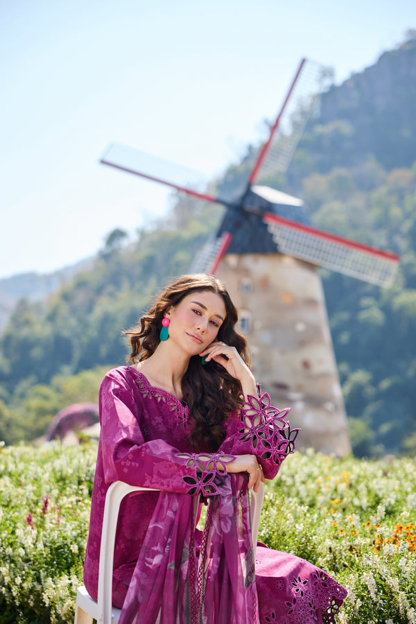 Farasha | Summer Escape 26 | Meadow Arc