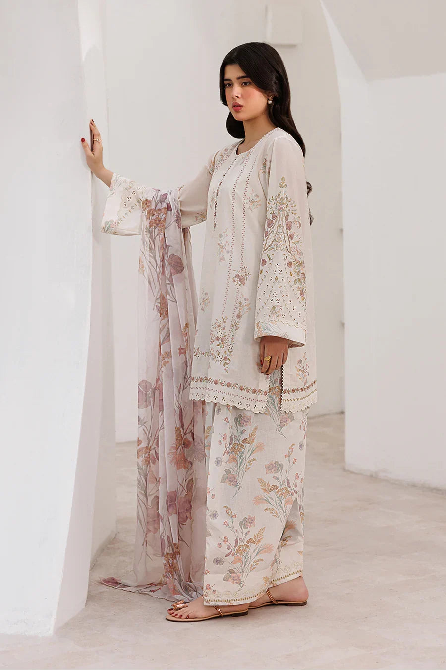 Iznik | Printed lawn vol II | UE-631 Printed Lawn