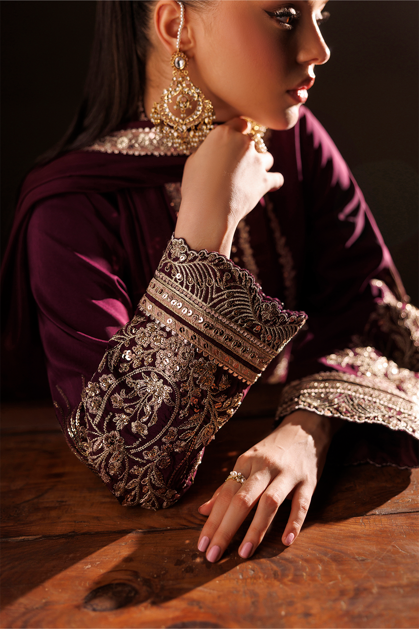 Iznik | Formals ‘26 | UE-733 Embroidered Ramen Silk