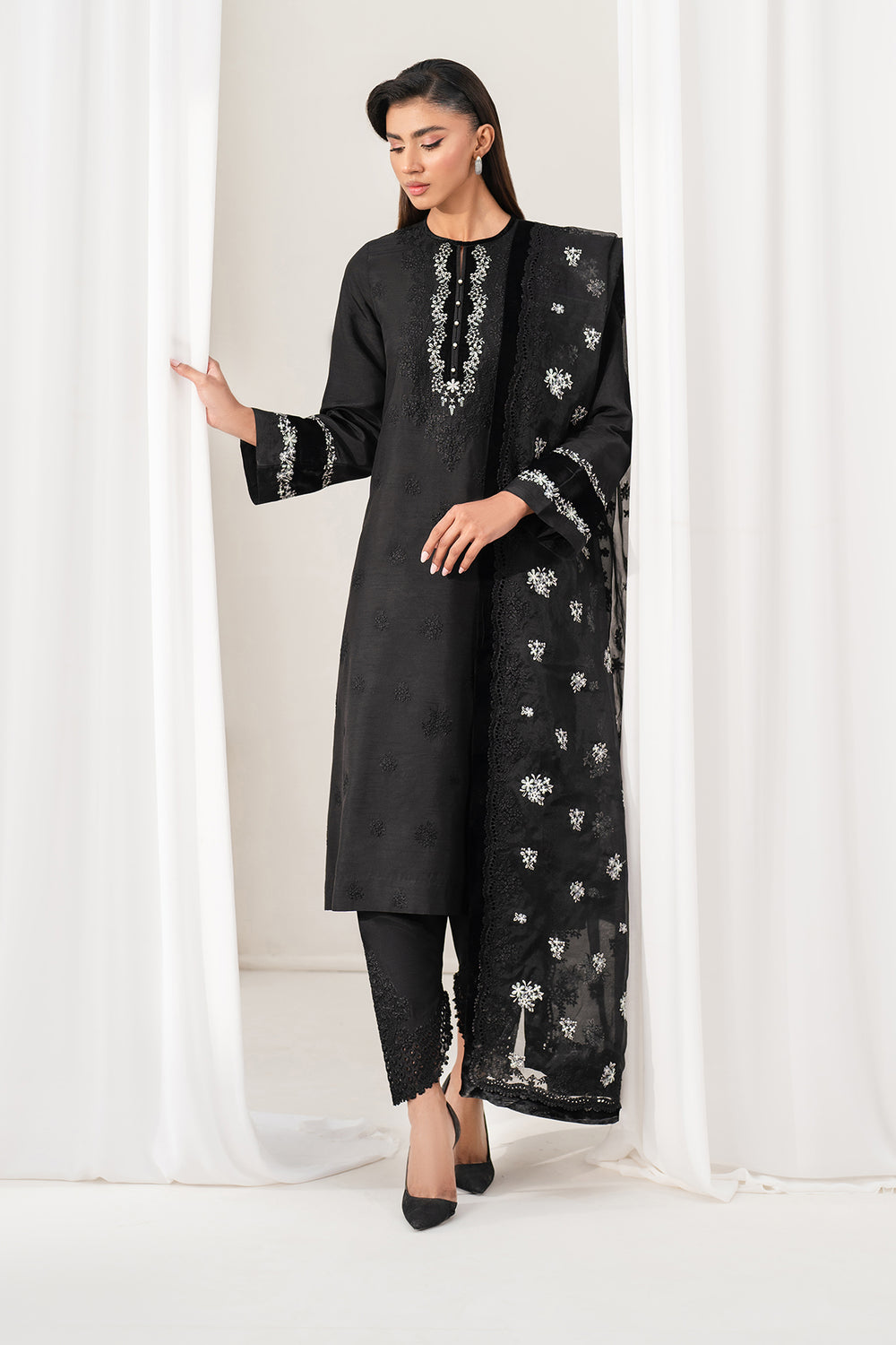 Baroque | Formals Collection | EMBROIDERED RAW SILK UF-4137