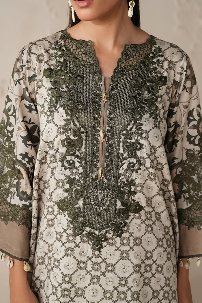 Baroque | Luxury Pret 25 | UF-4302