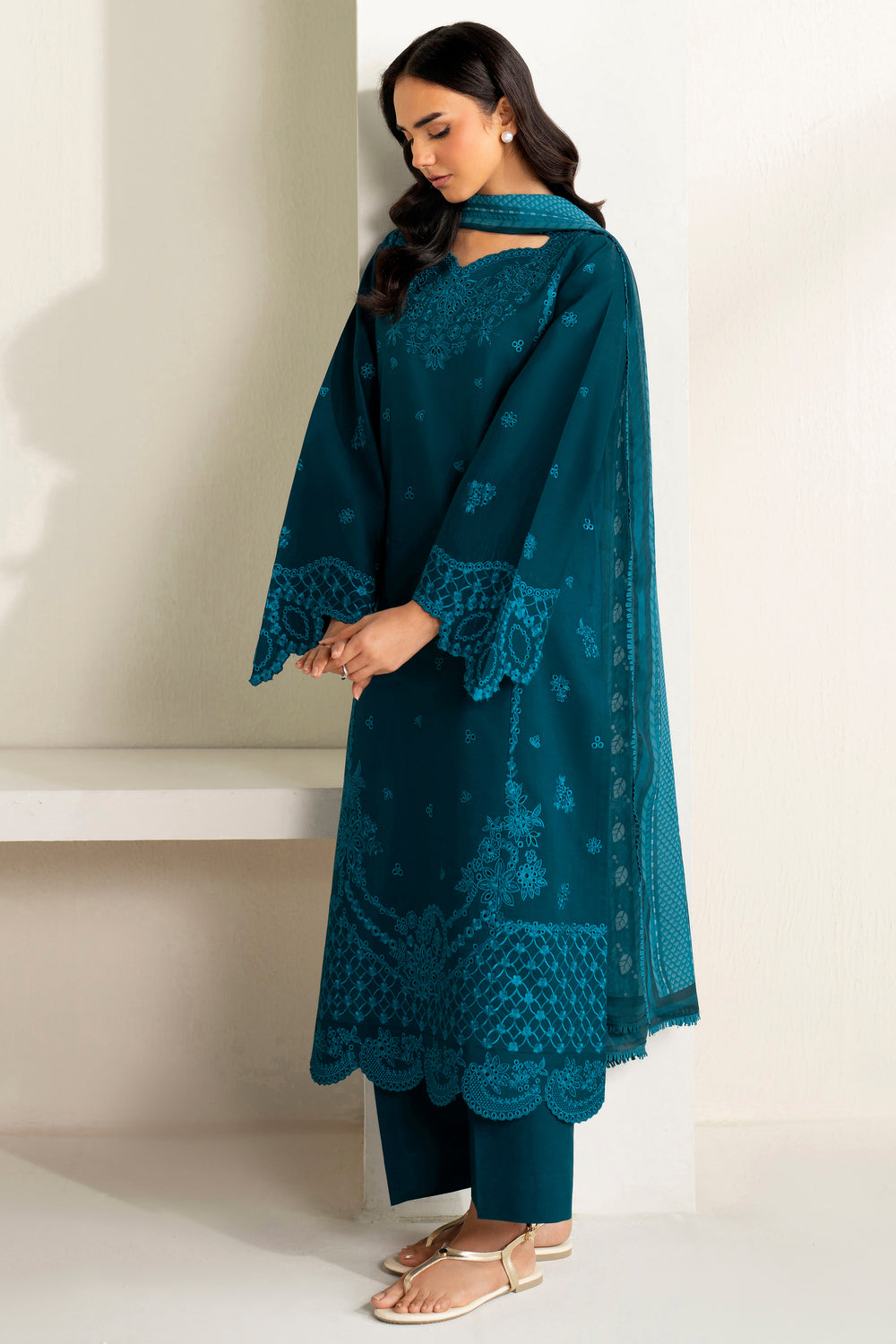 Farasha | Summer Weaves Embroidered Lawn | Teal Frost