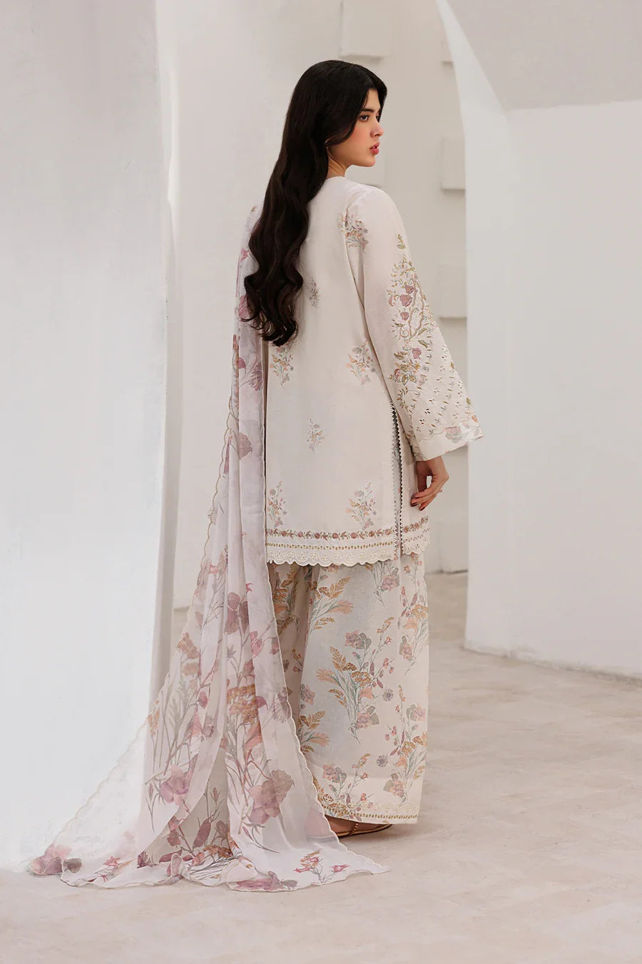 Iznik | Printed lawn vol II | UE-631 Printed Lawn