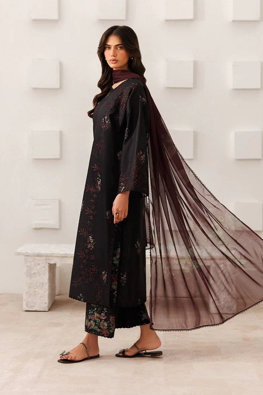 Iznik | Printed lawn vol II | UE-637 Printed Lawn