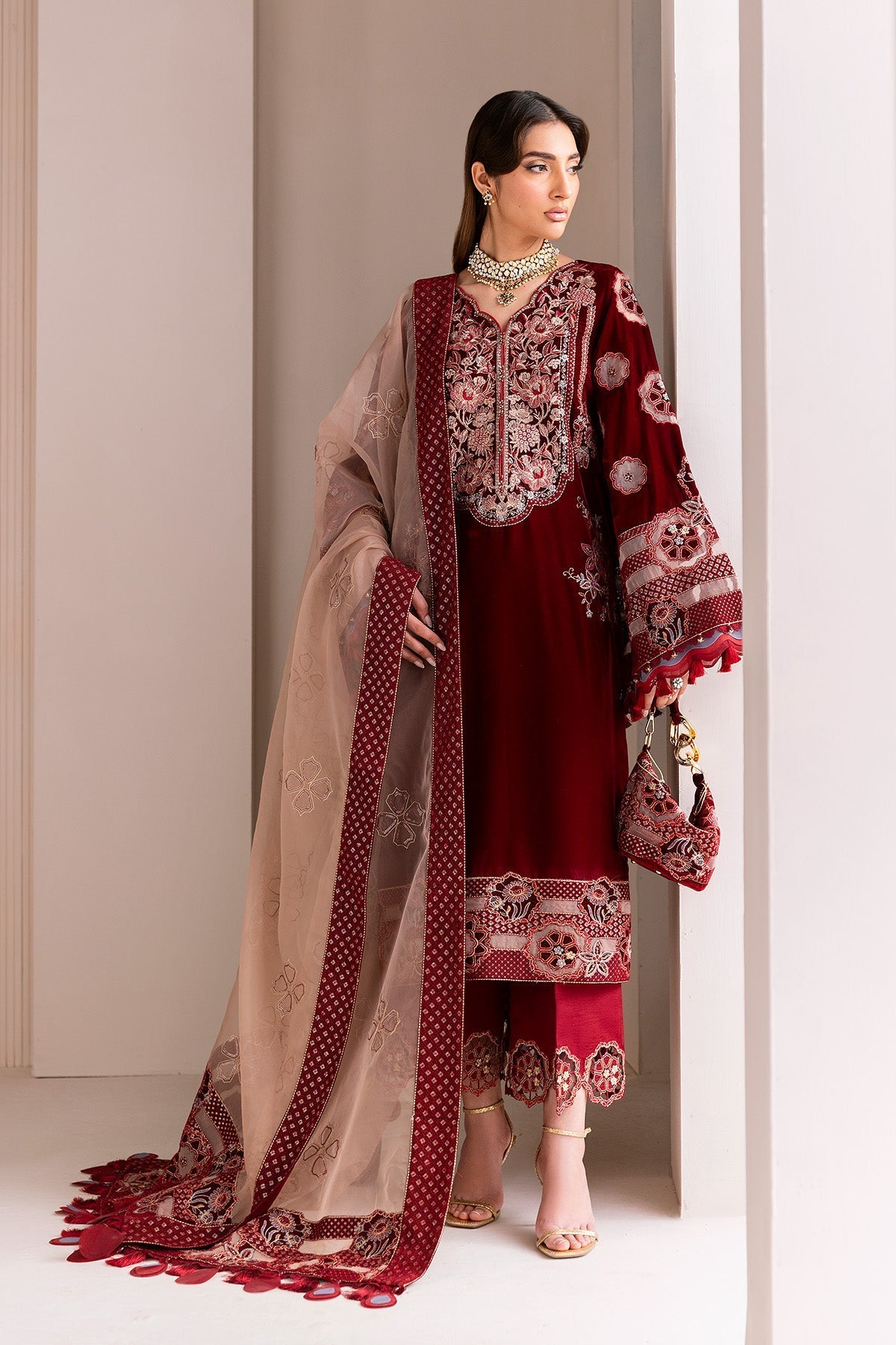 Alizeh | Makhmal Luxury Velvet Edit | Velzari