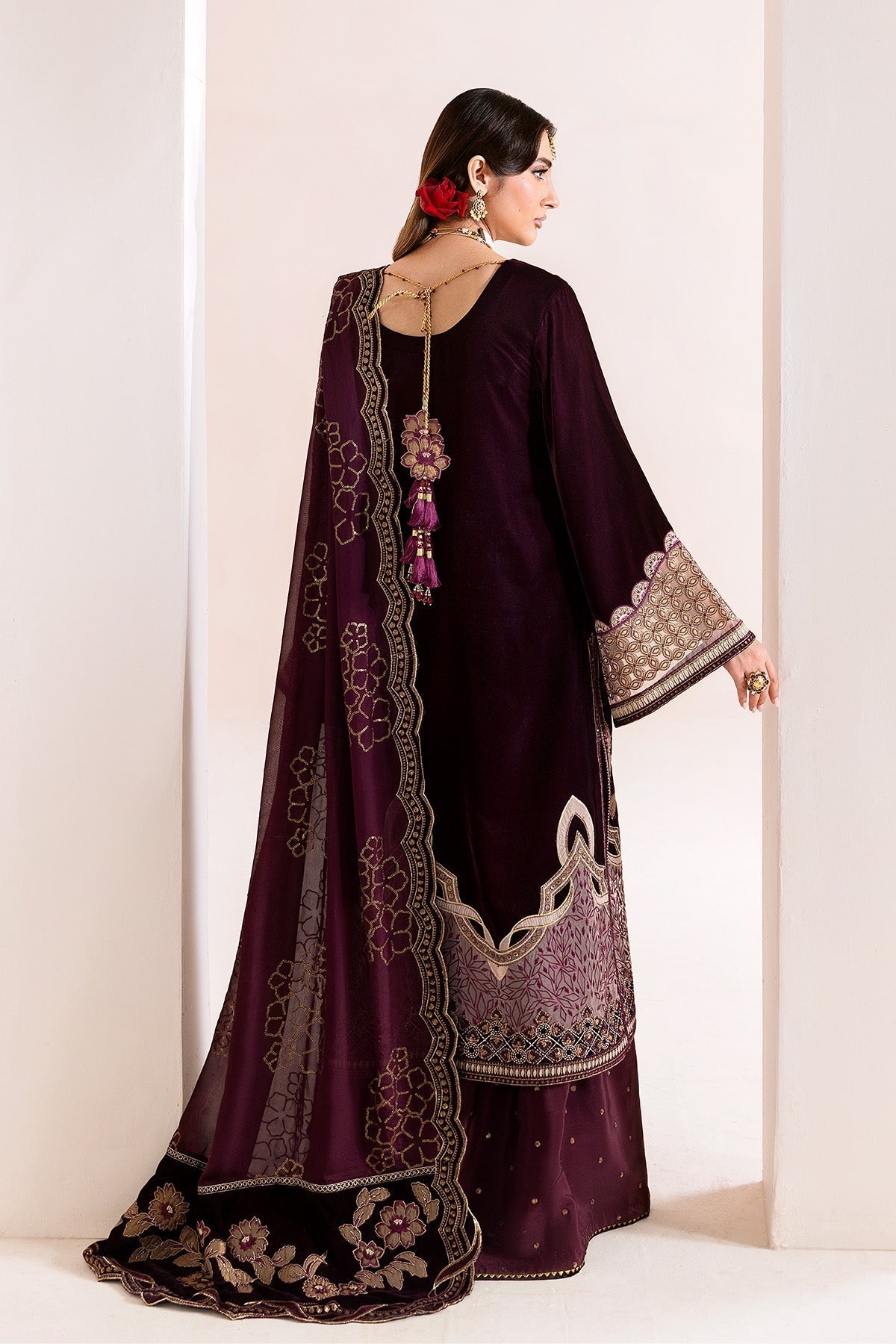 Alizeh | Makhmal Luxury Velvet Edit | Mehree