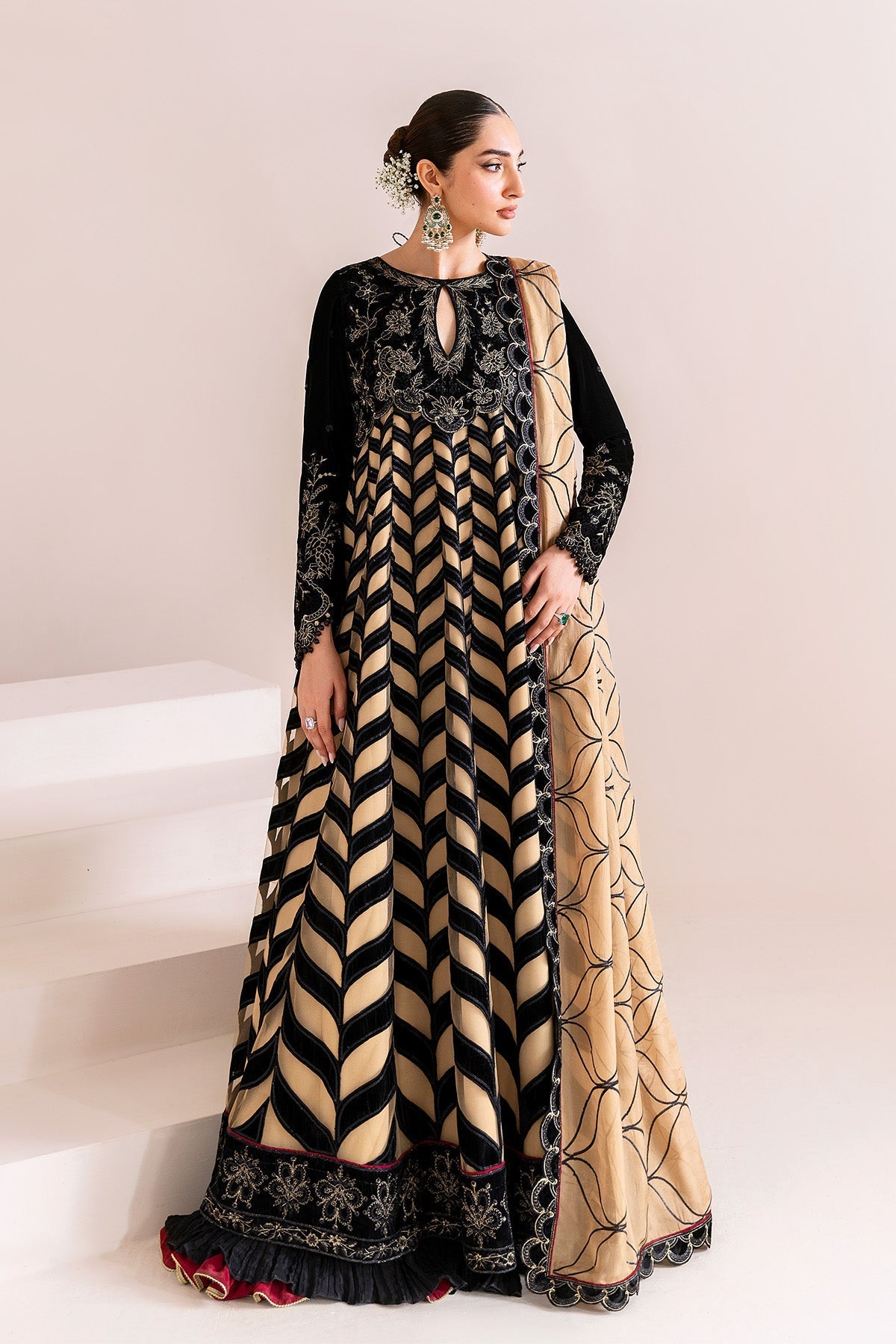 Alizeh | Makhmal Luxury Velvet Edit | Noor Jahan