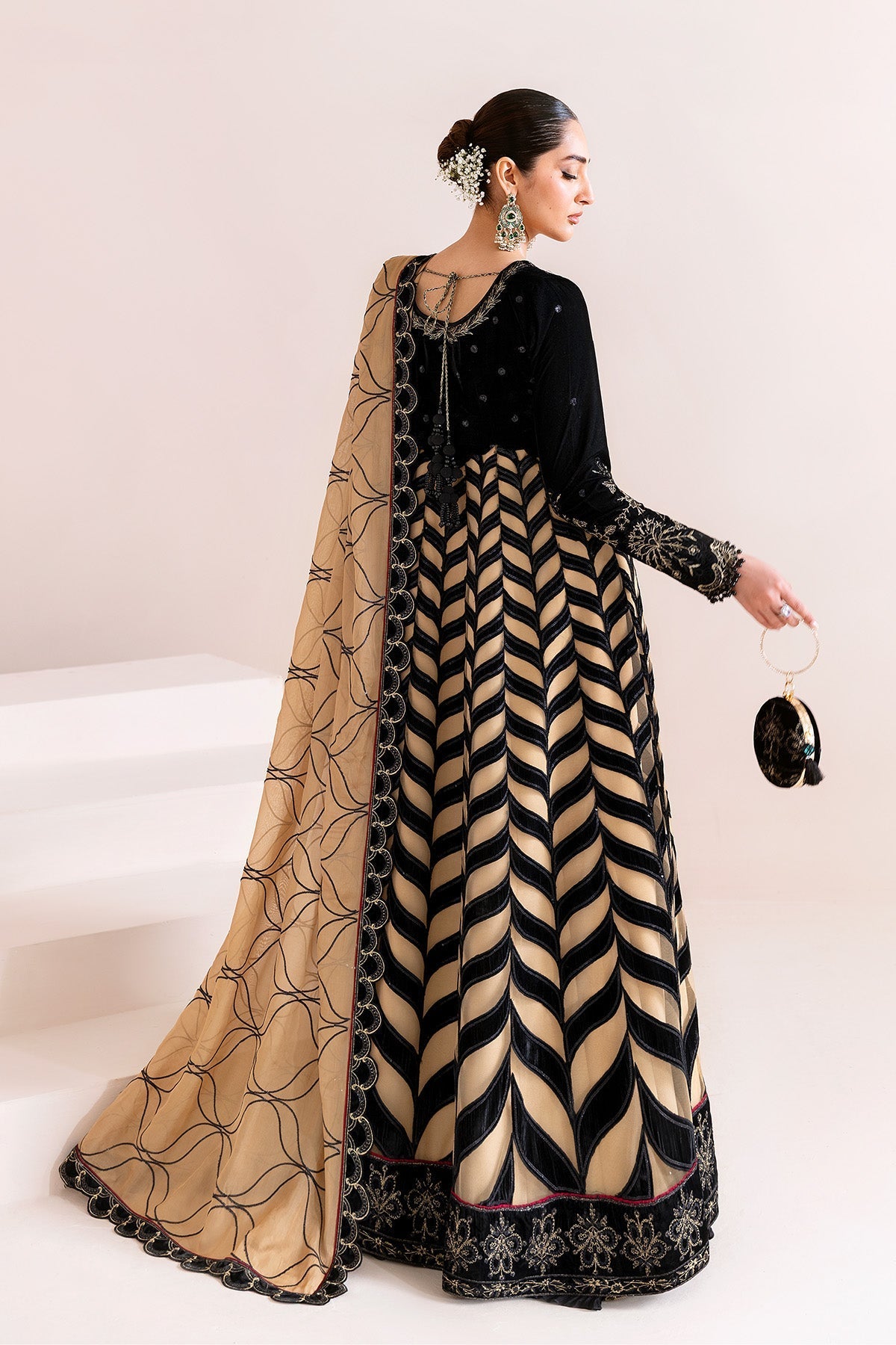 Alizeh | Makhmal Luxury Velvet Edit | Noor Jahan
