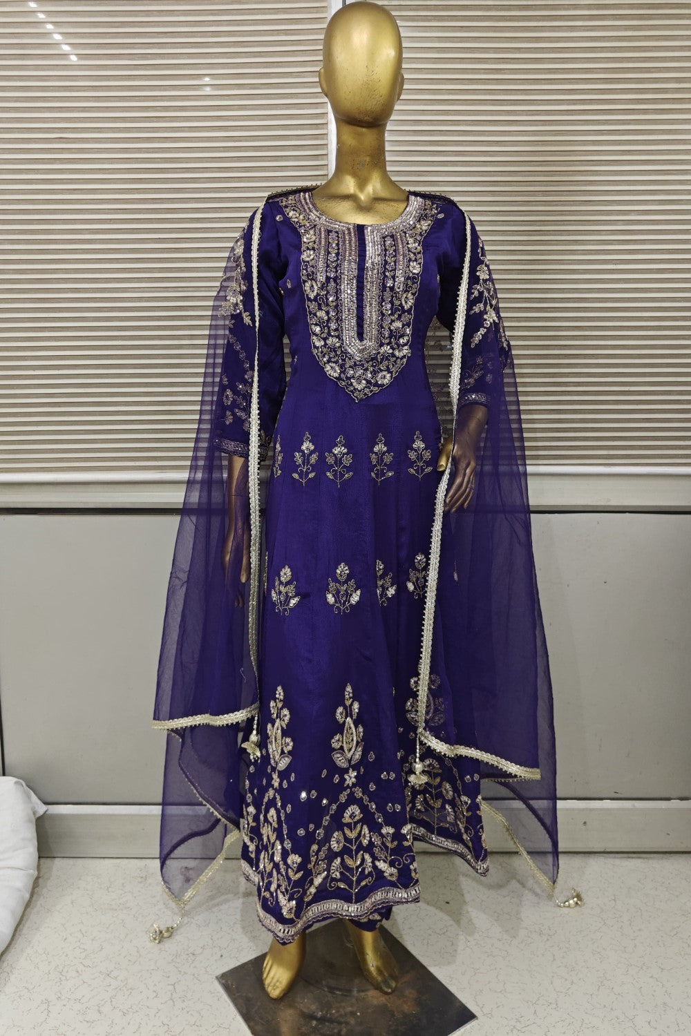 Elegant suit with all hand embroidered work Secondary image