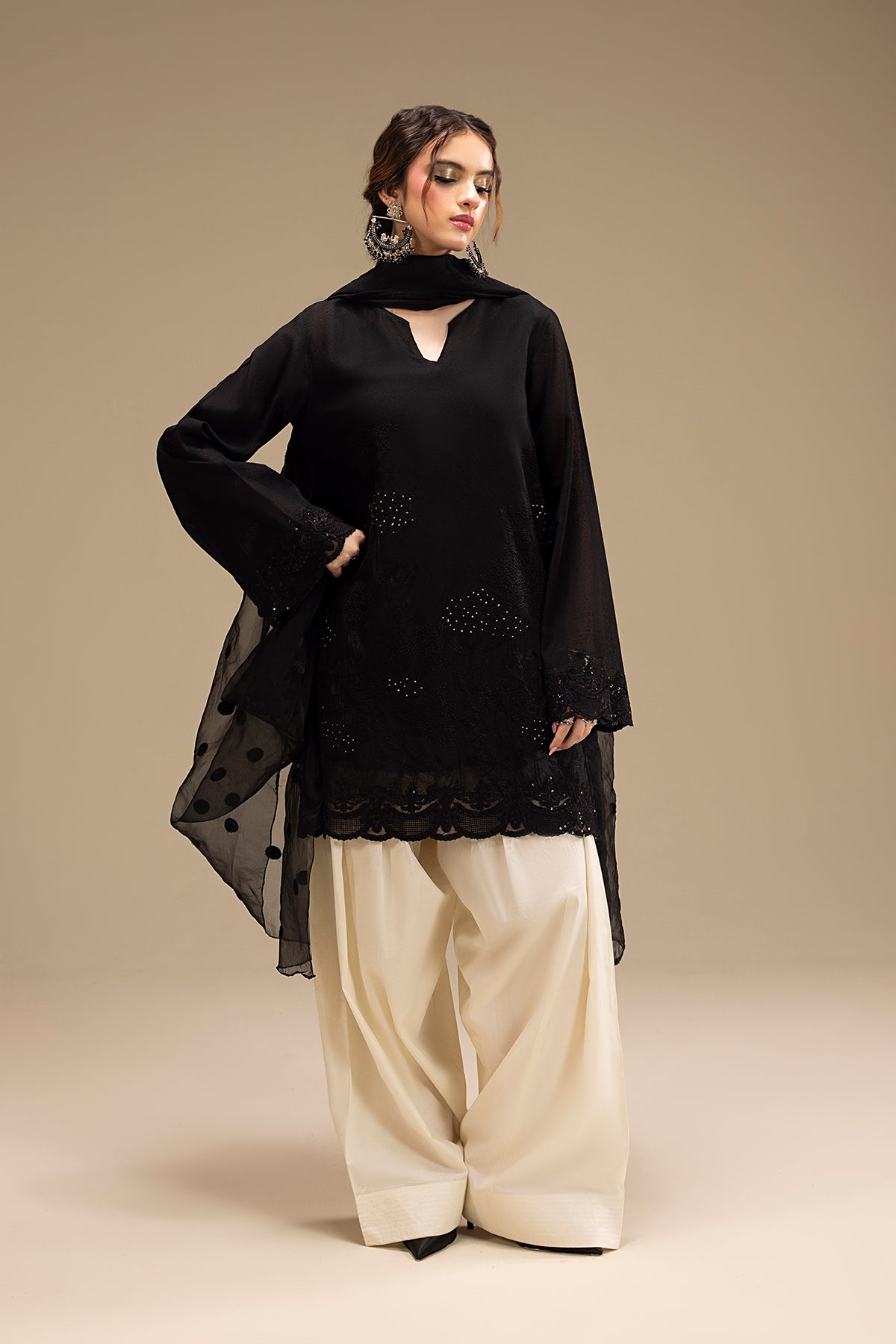 Erum Khan | Lillia Summer Edit | Night Petal