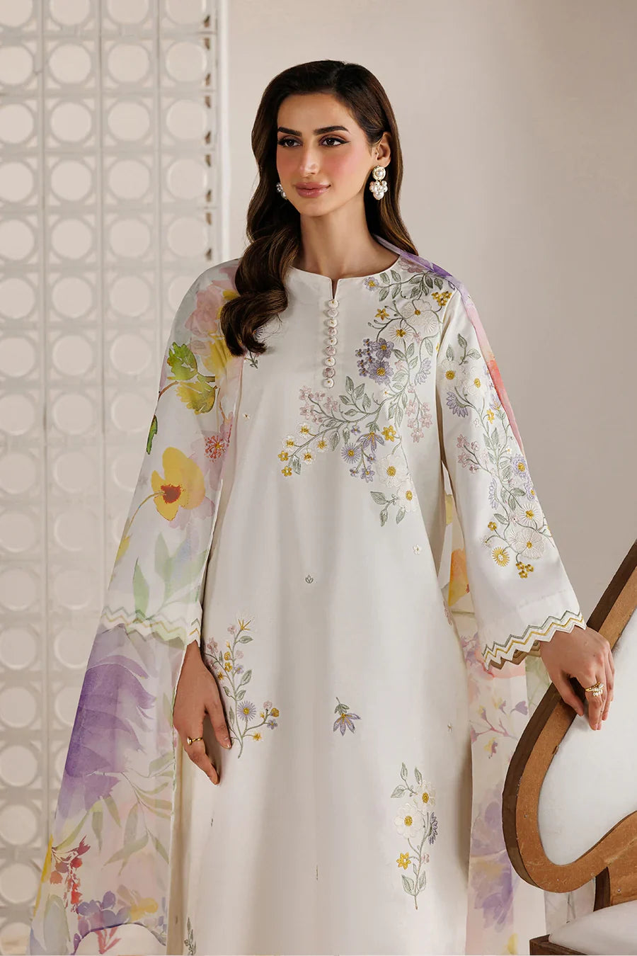 Iznik | The Lawn Edit | UE-683 Embroidered Lawn