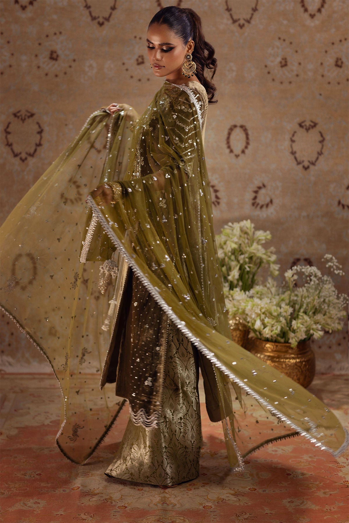 Annus Abrar | Mirha Winter Velour | Emur