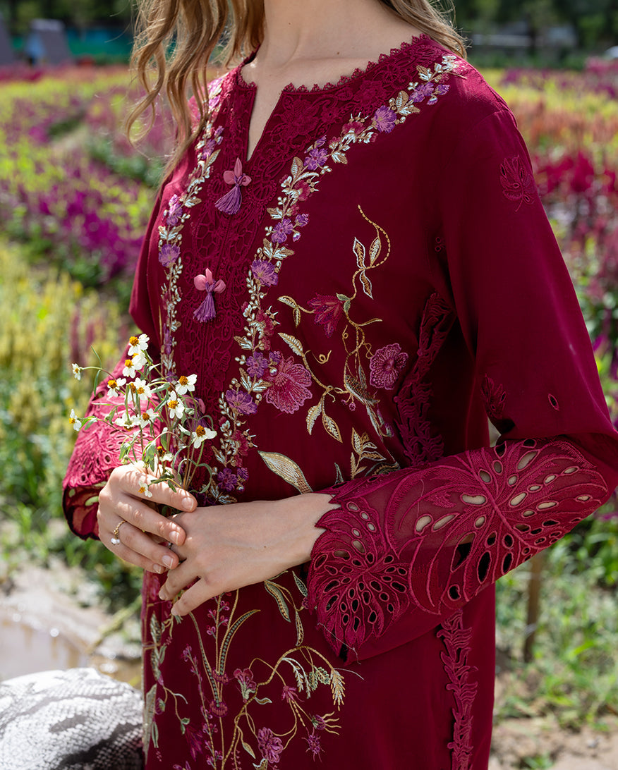 Mushq | Hemline the Secret Garden | Aurora Petals